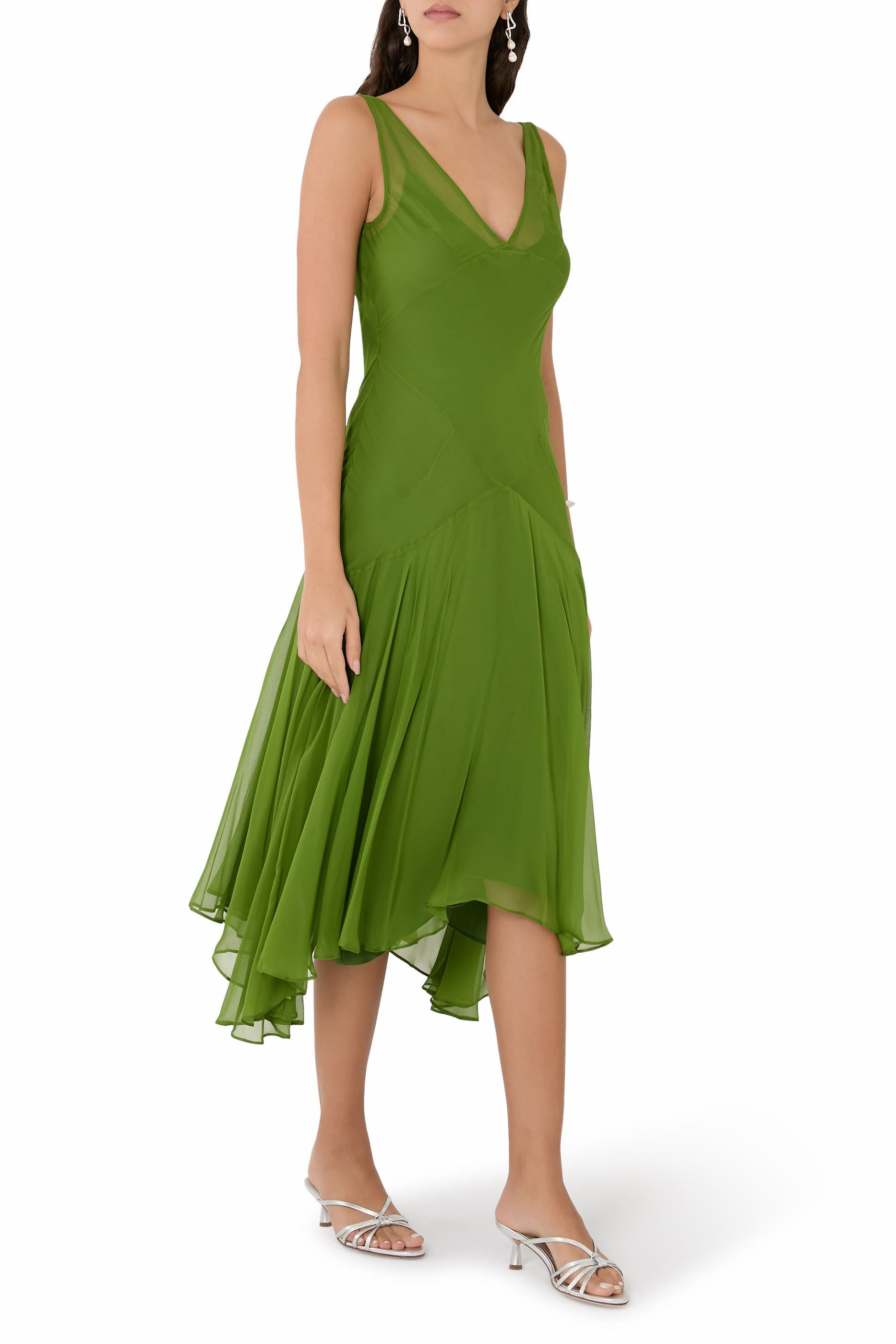 فستان بفتحة وحافة غير متماثلة ووشاح