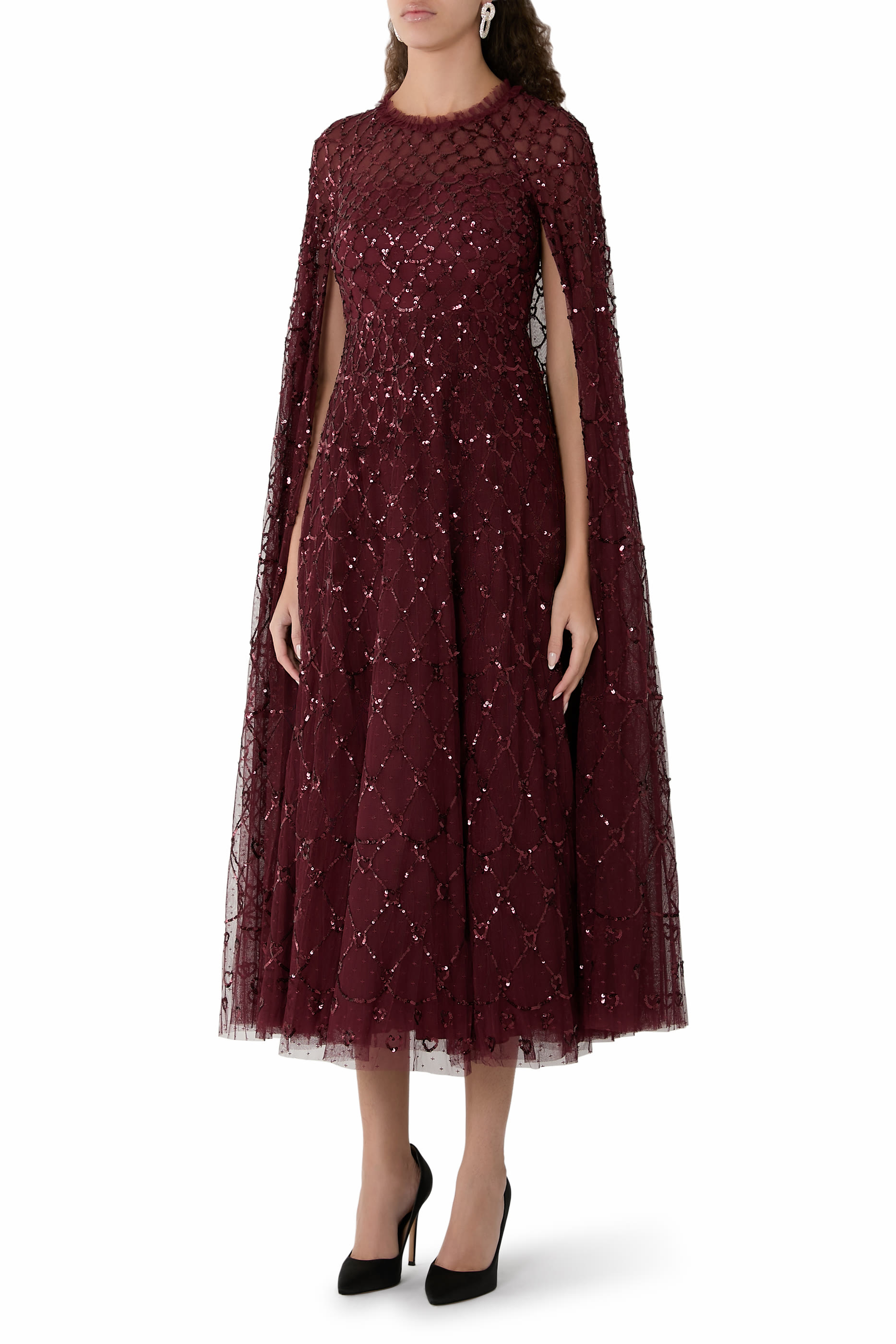 فستان سهرة بطول الكاحل بنقشة قلوب بتصميم شبكي