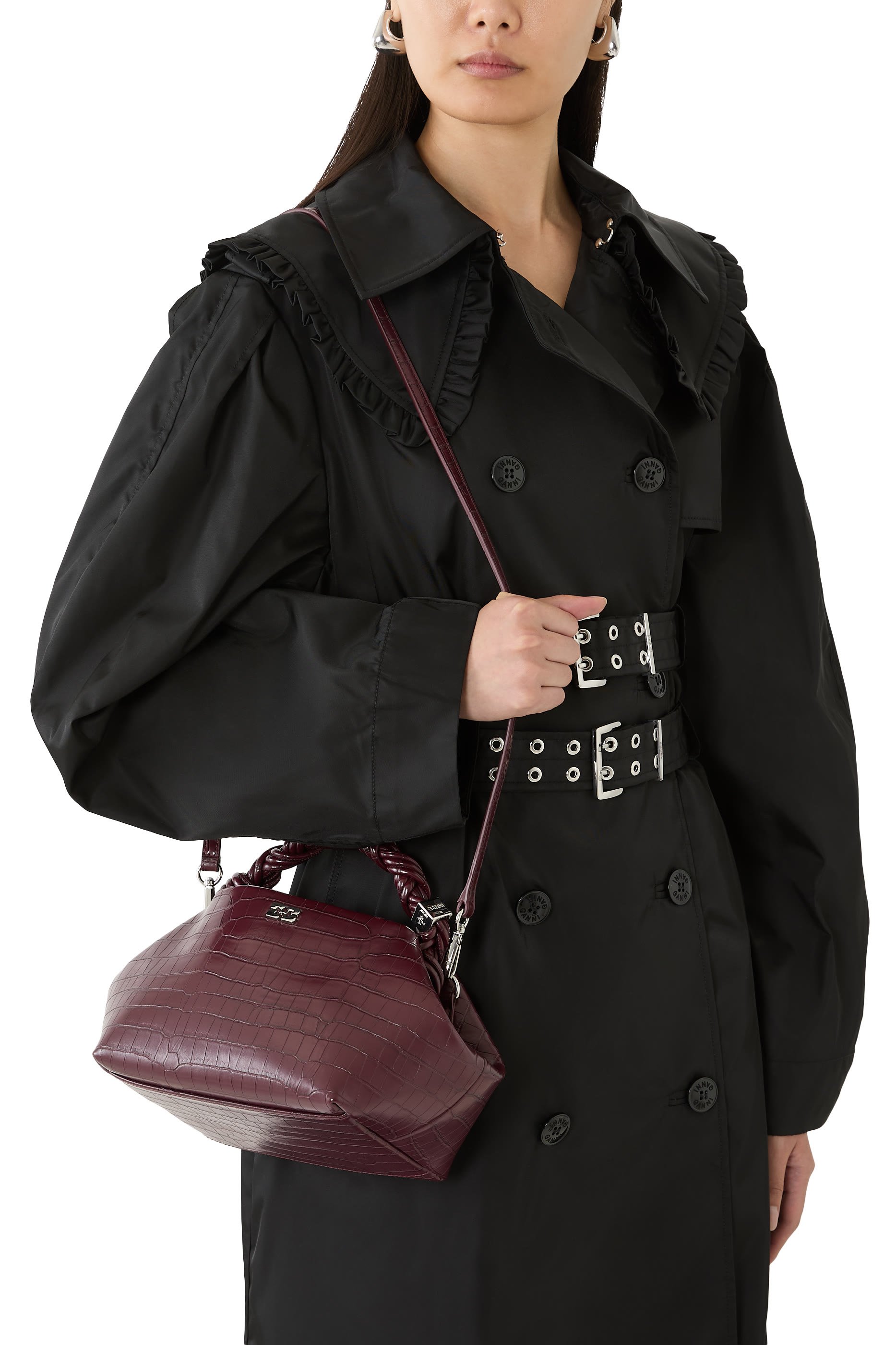 حقيبة بو صعيرة بنقشة جلد التمساح