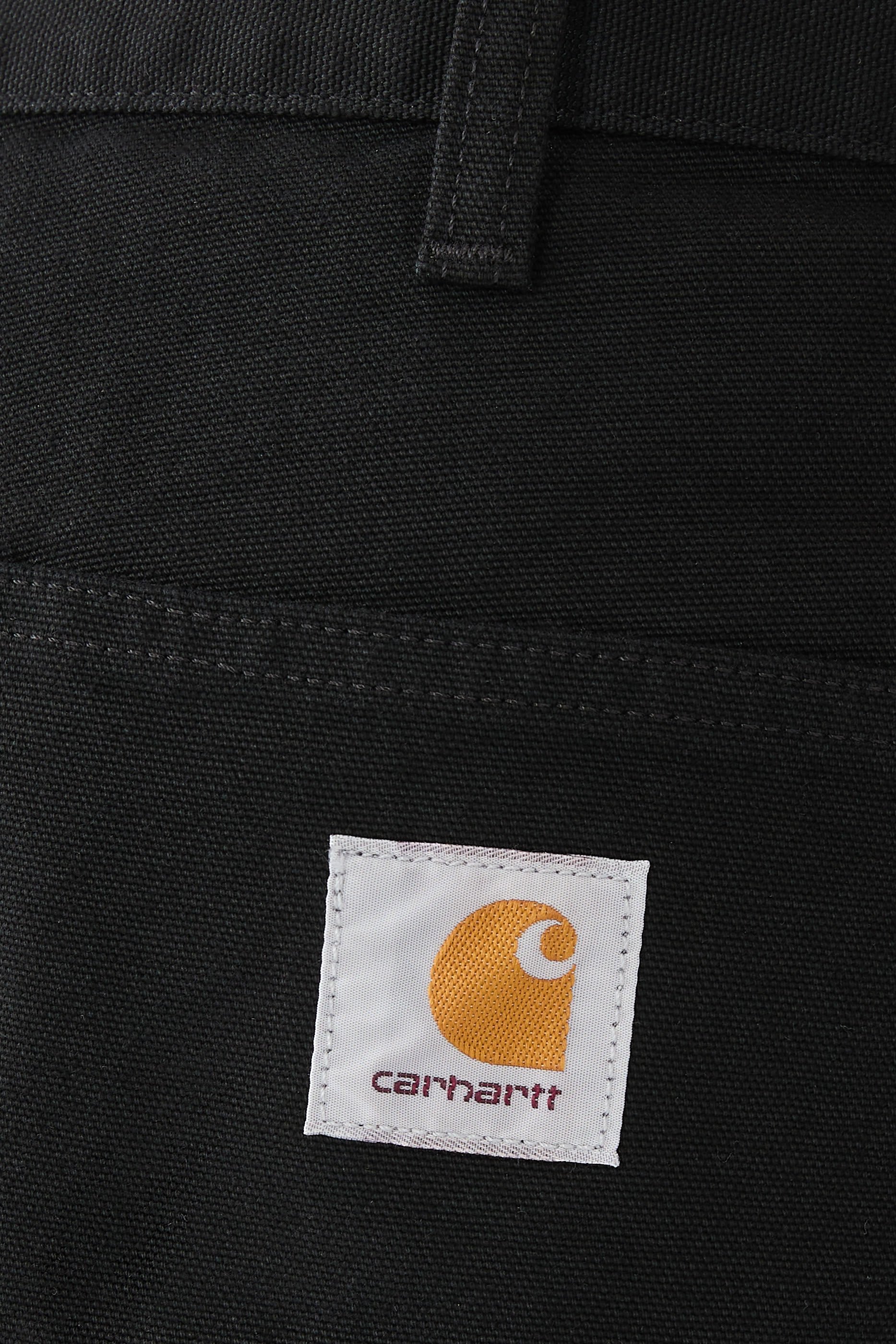 بنطال بطبقة إضافية على الركبتين