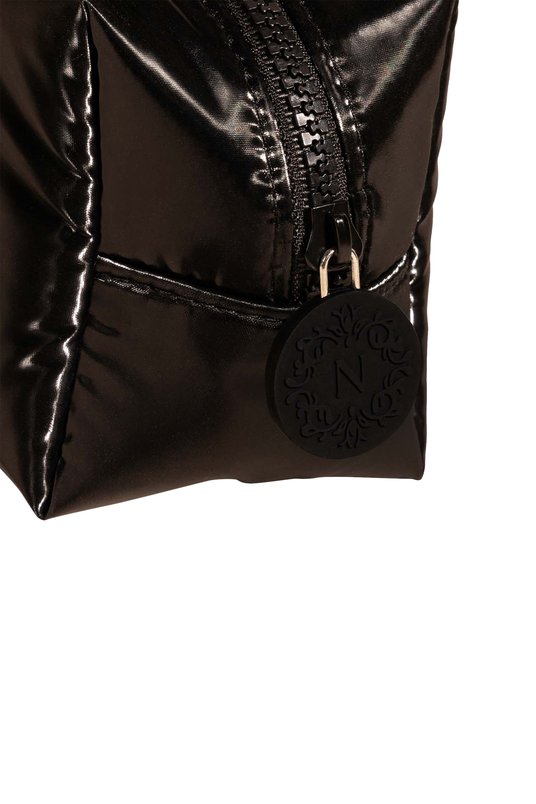 حقيبة صغيرة لمستحضرات مكياج أساسية بتصميم مستطيل