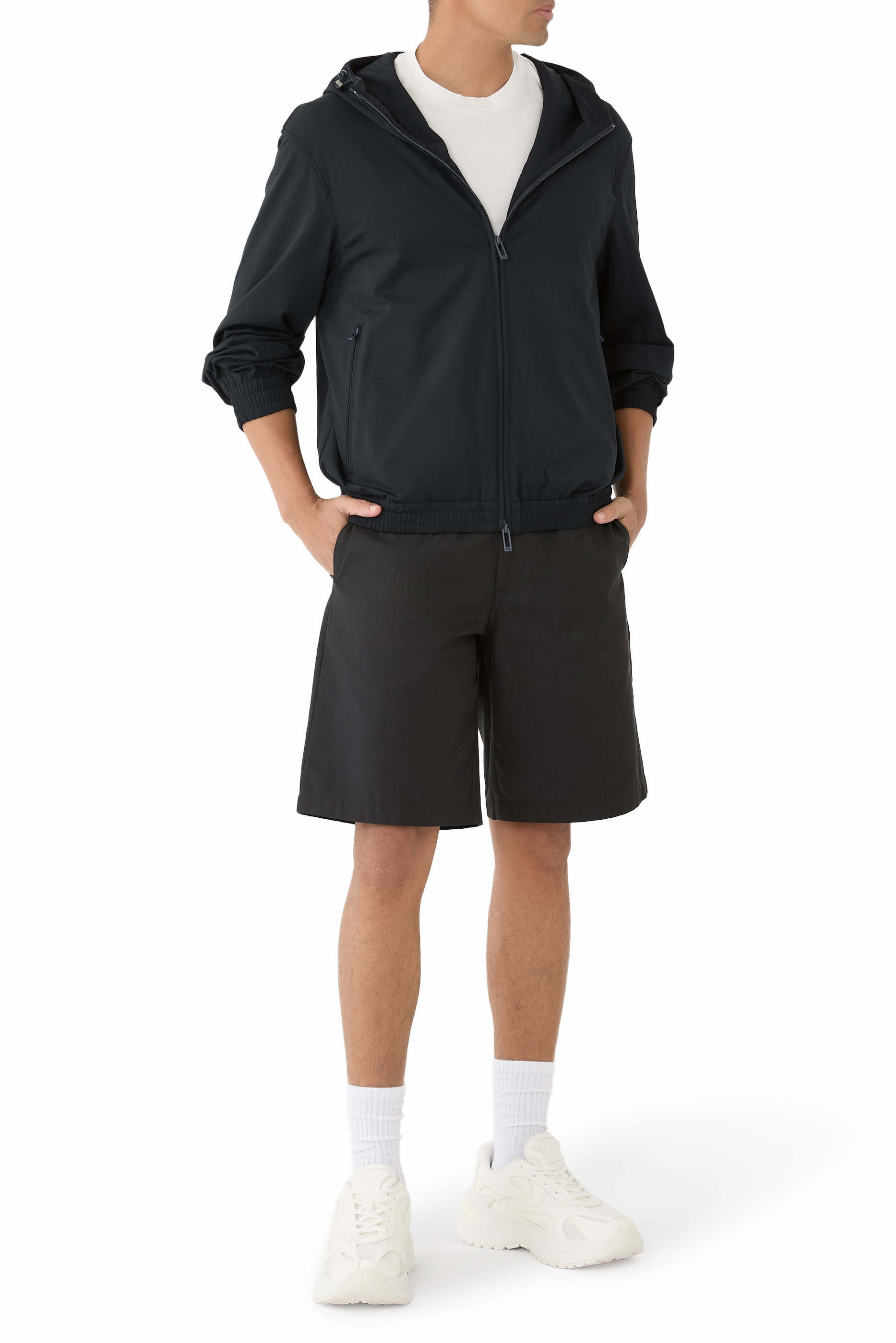 جاكيت بغطاء رأس بقصة واسعة نايلون 