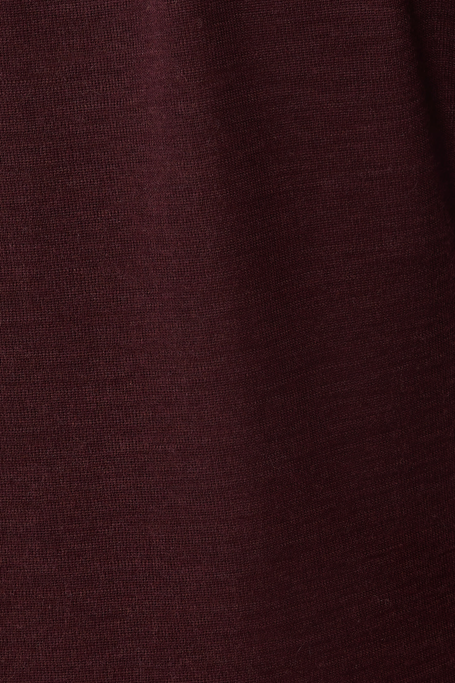 تيشيرت بأكمام بطول الكوع مزينة بحواف ساتان