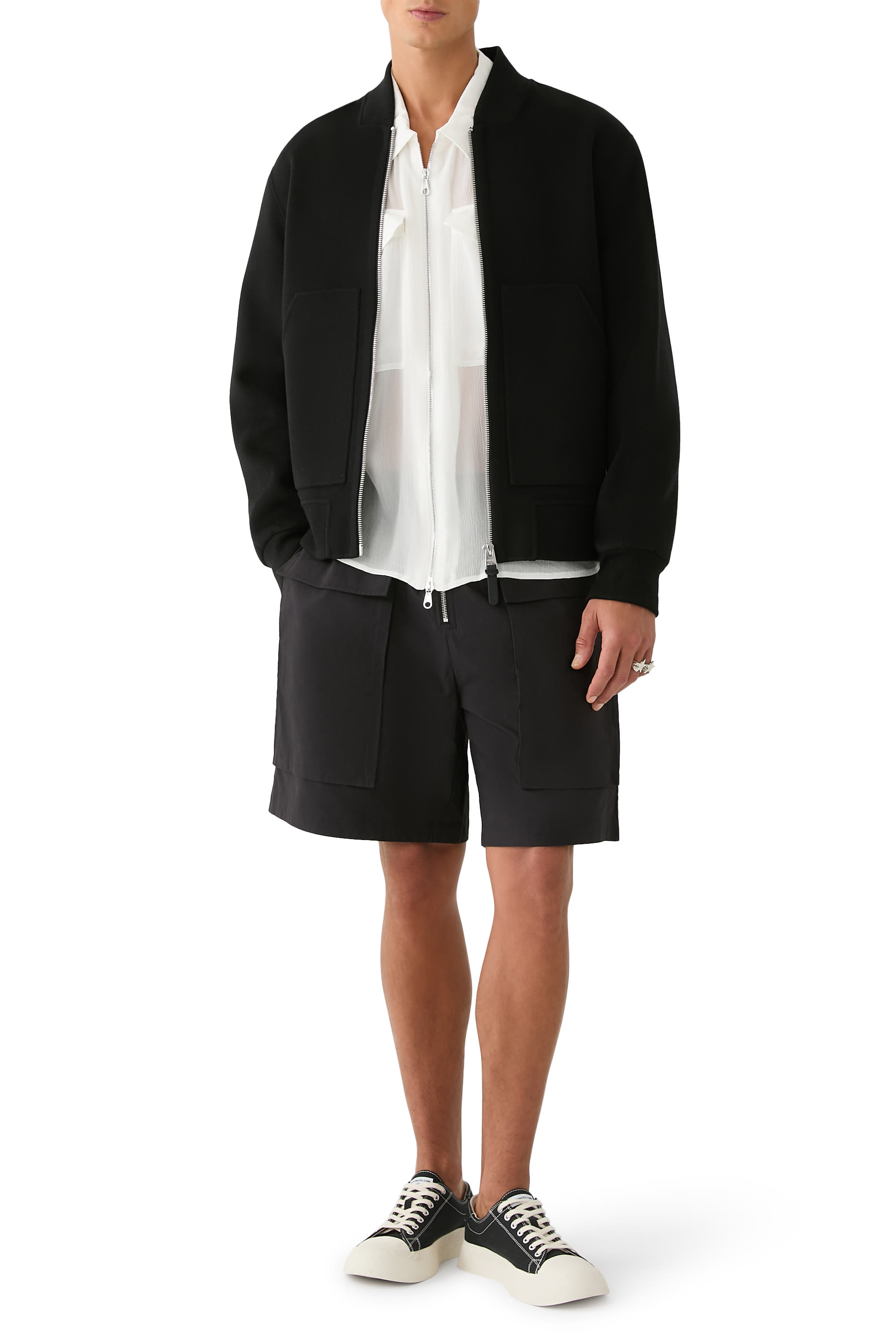 شورت كارغو بقصة فضفاضة وجيوب قطن