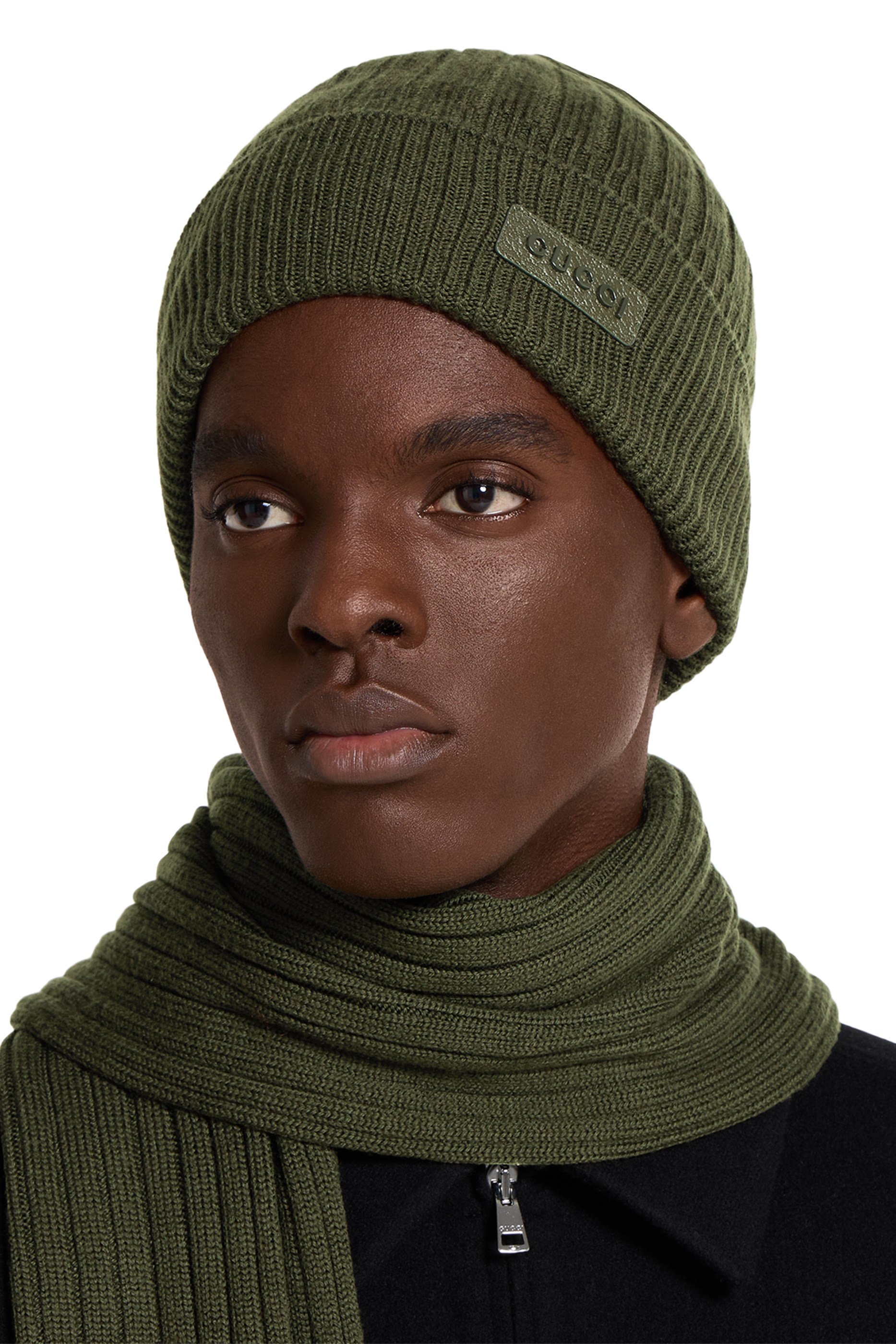 قبعة بيني بشعار الماركة صوف