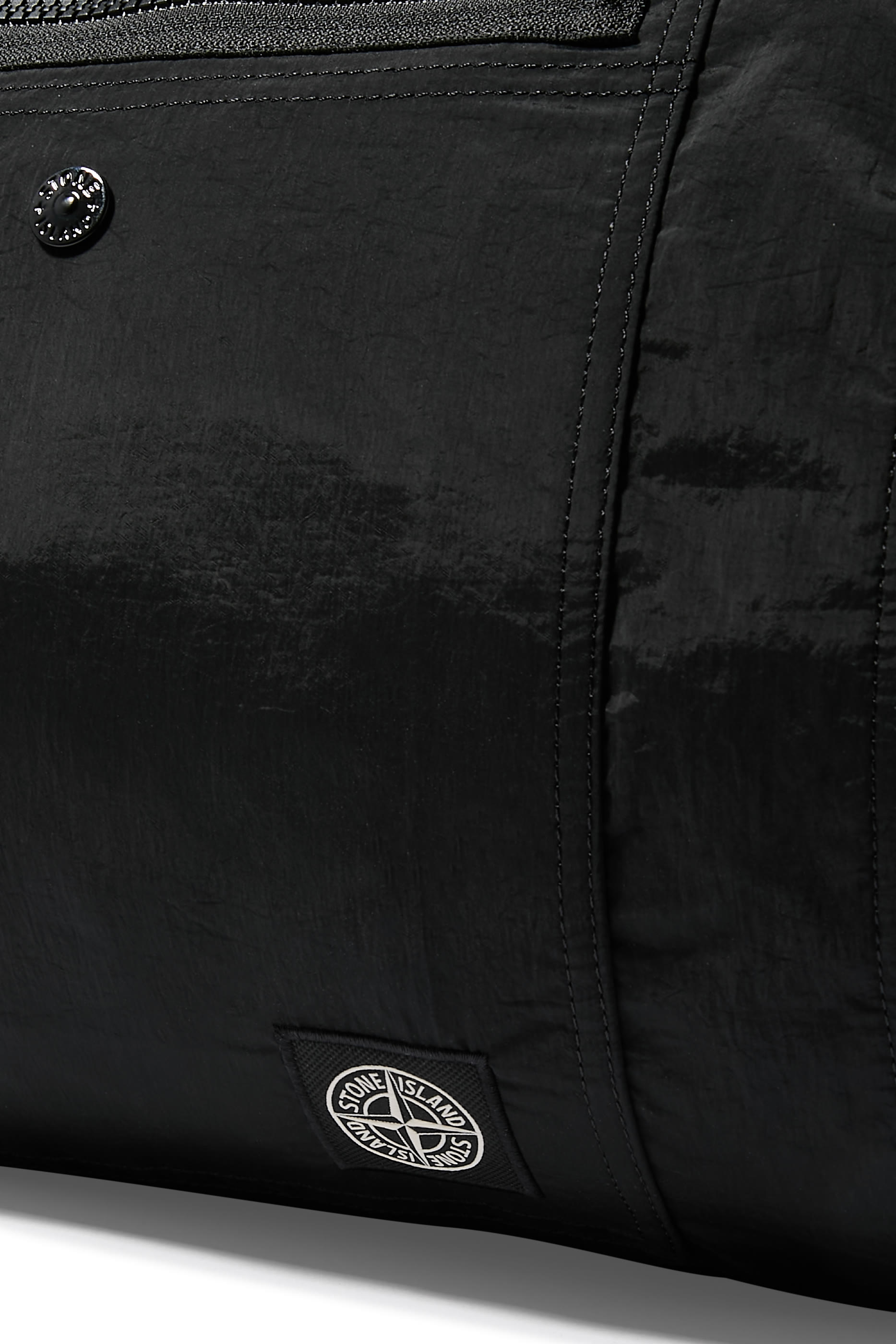 حقيبة دافل بشعار الماركة