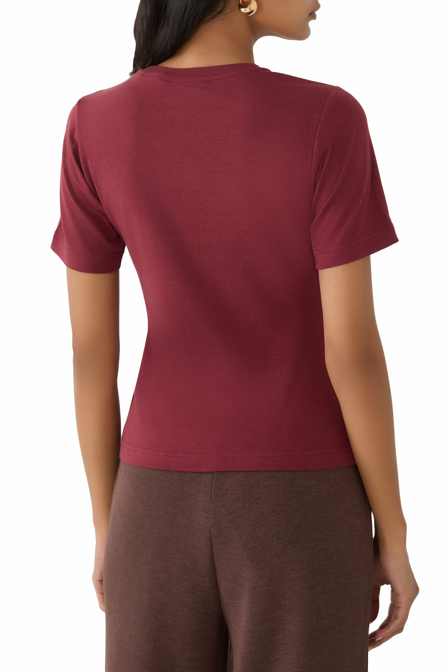 تيشيرت ريجينا بقصة ضيقة