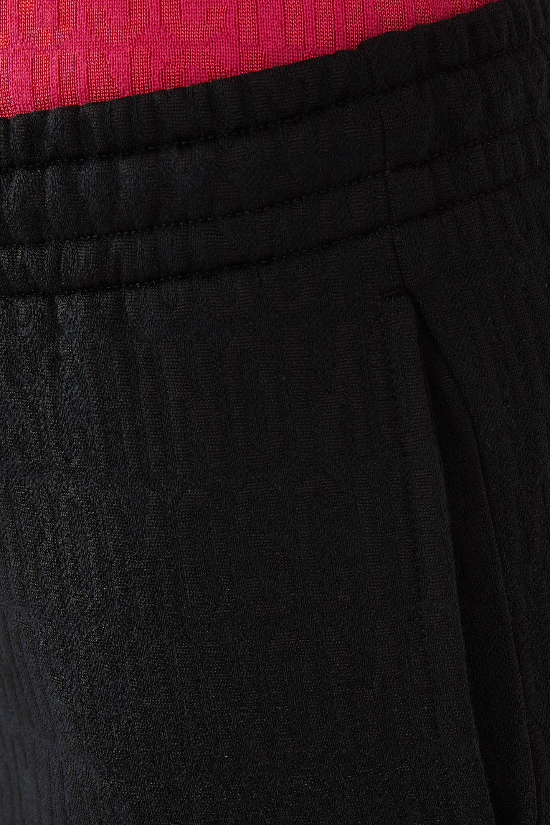 بنطال رياضي بطبعات شعار الماركة بالكامل