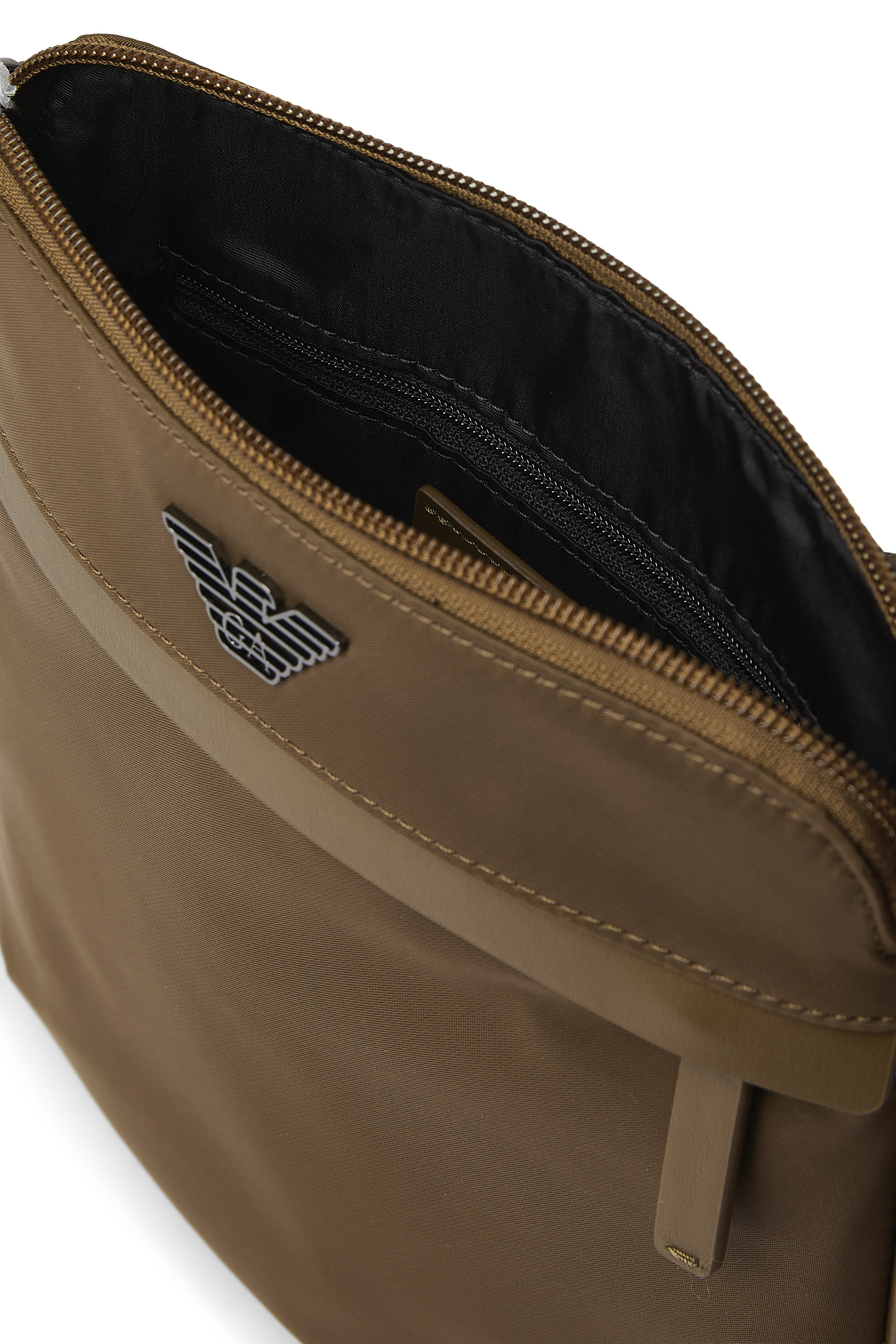 حقيبة كروس بشعار الماركة