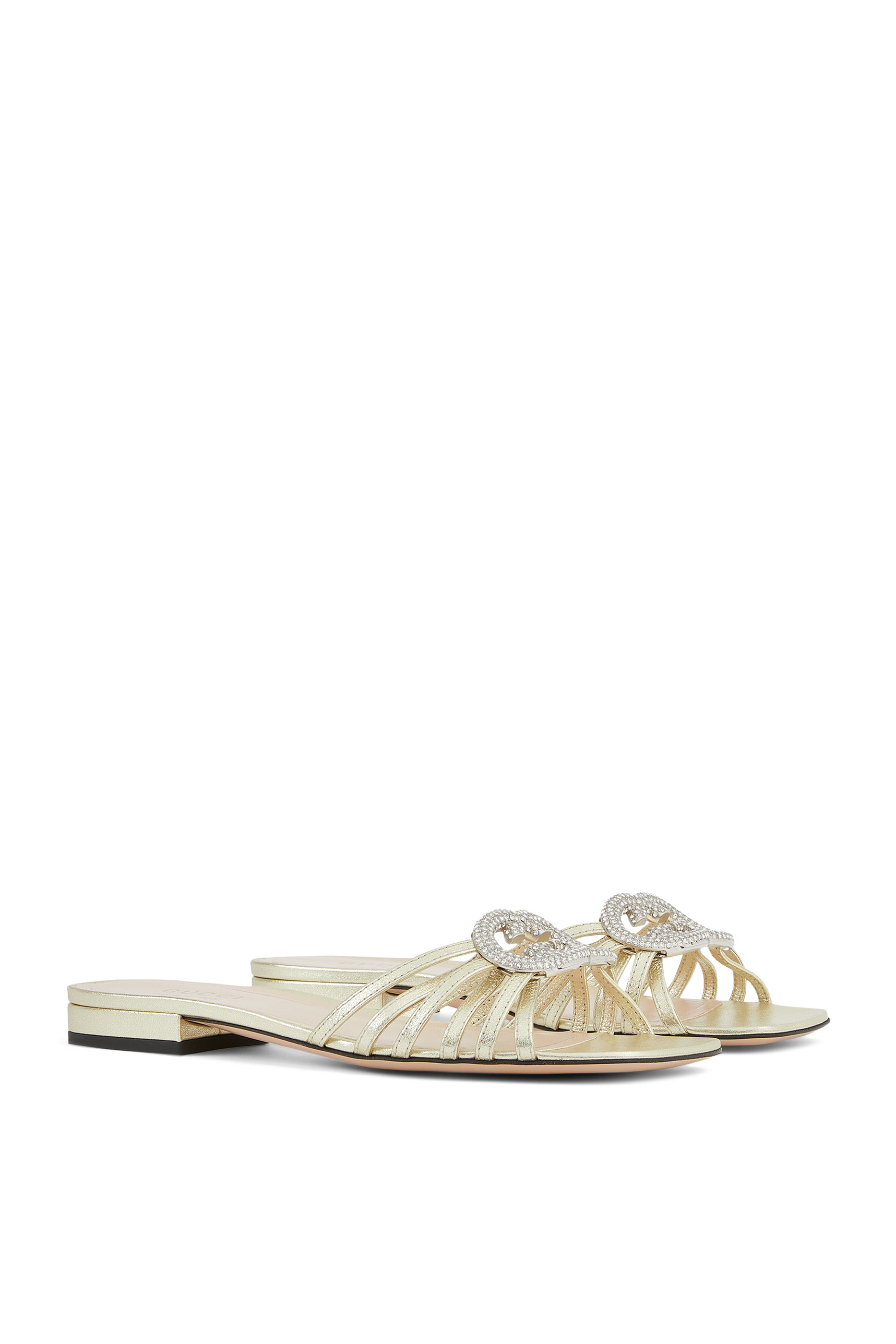 صندل بحلية حرفي شعار الماركة