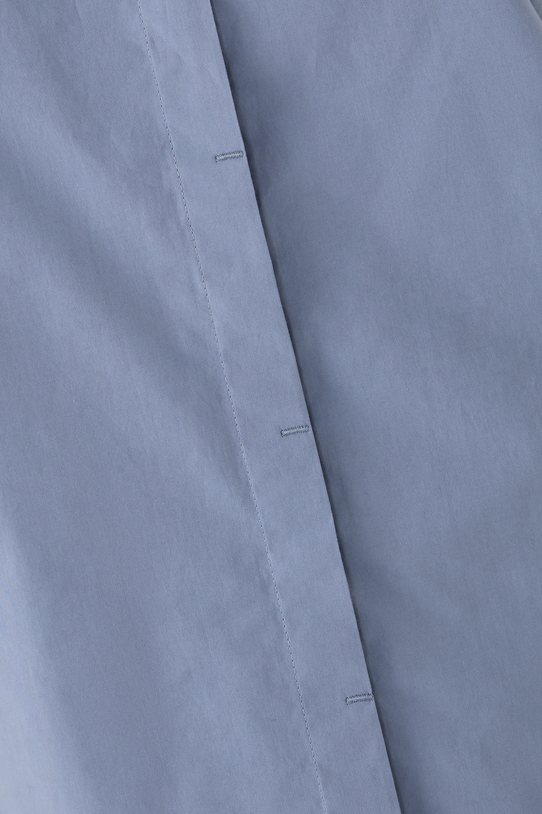 قميص بقصة مريحة بلا أكمام