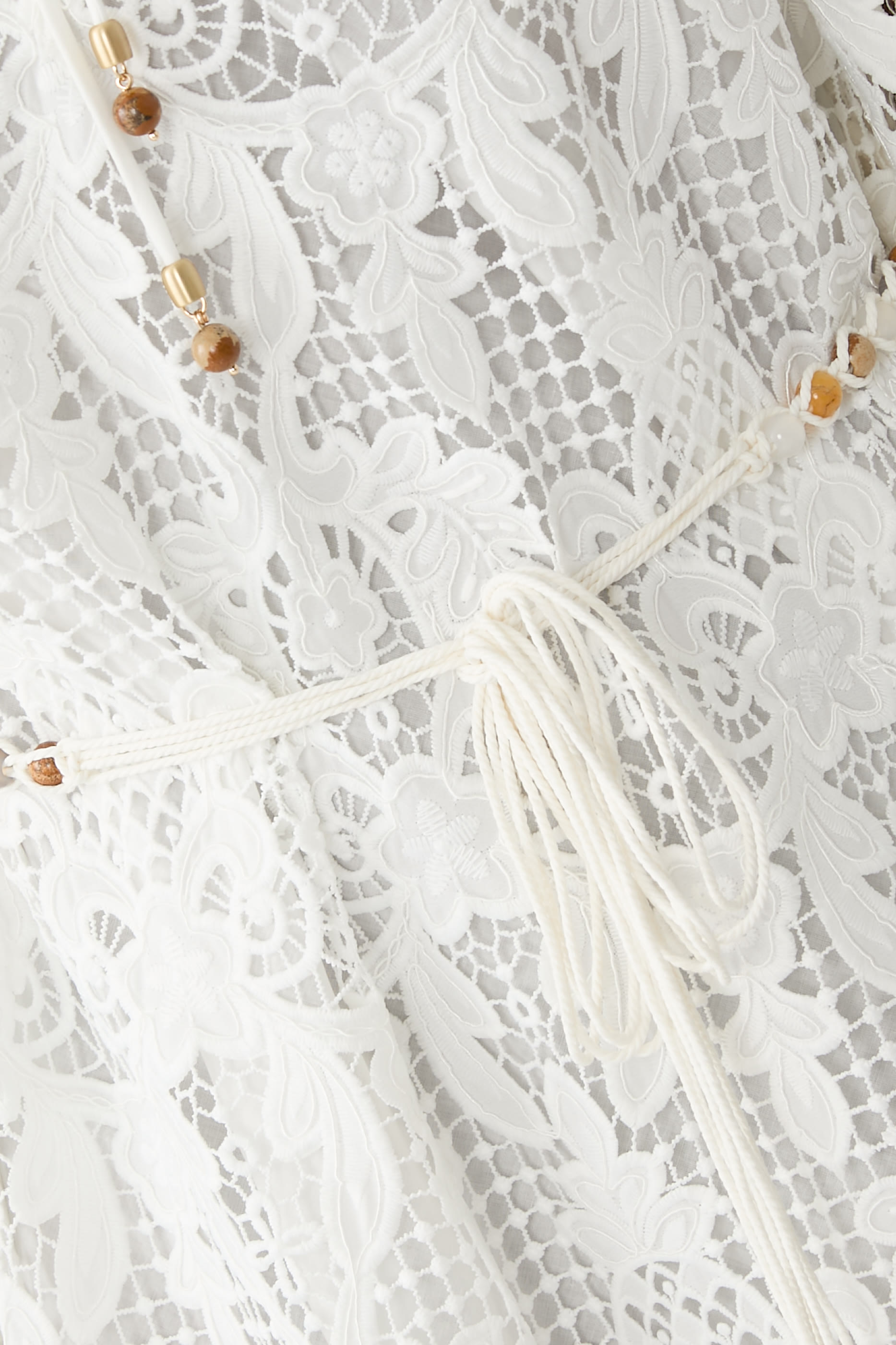 فستان متوسط الطول دانتيل