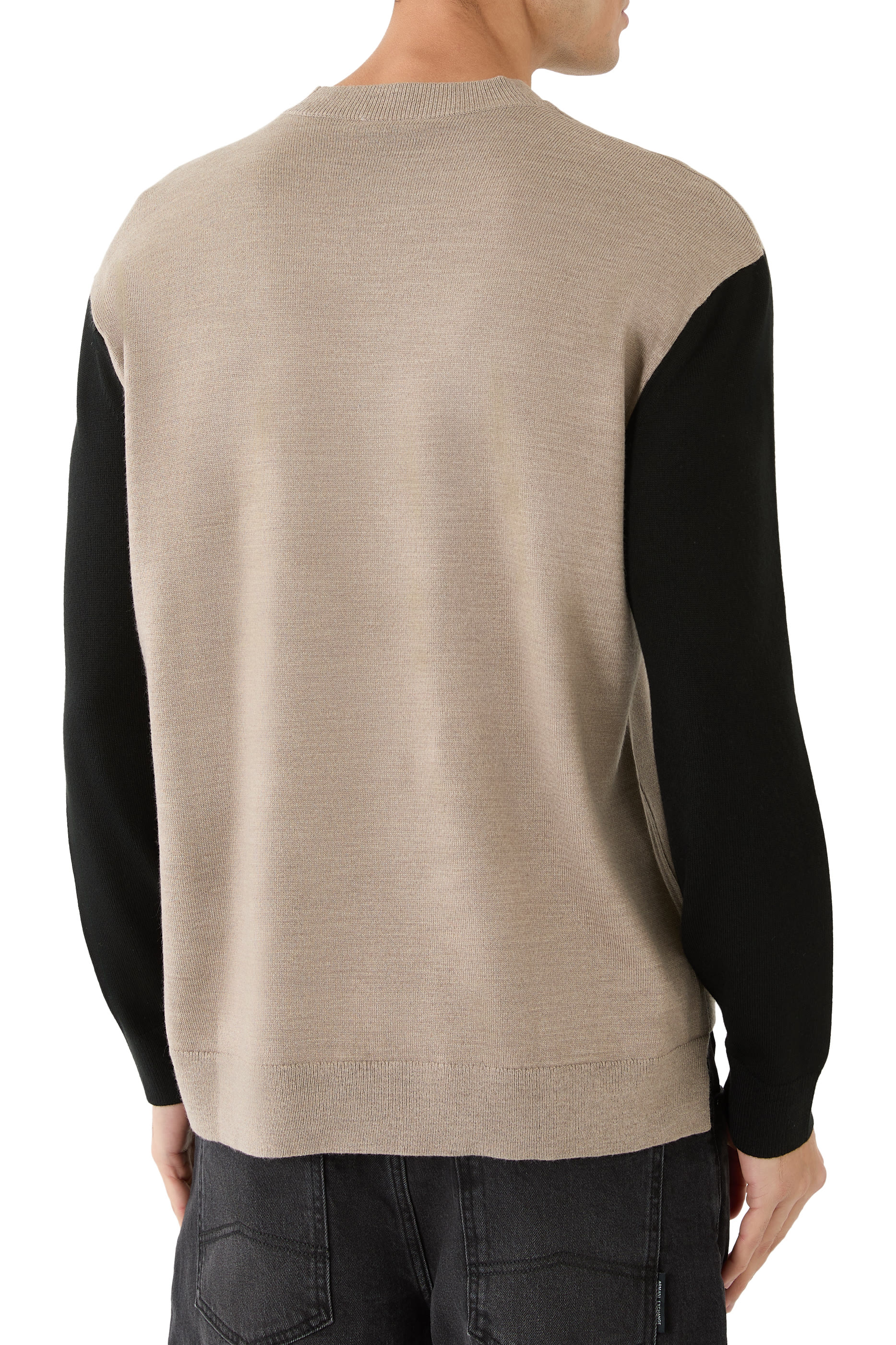 سترة بشعار حرفي الماركة