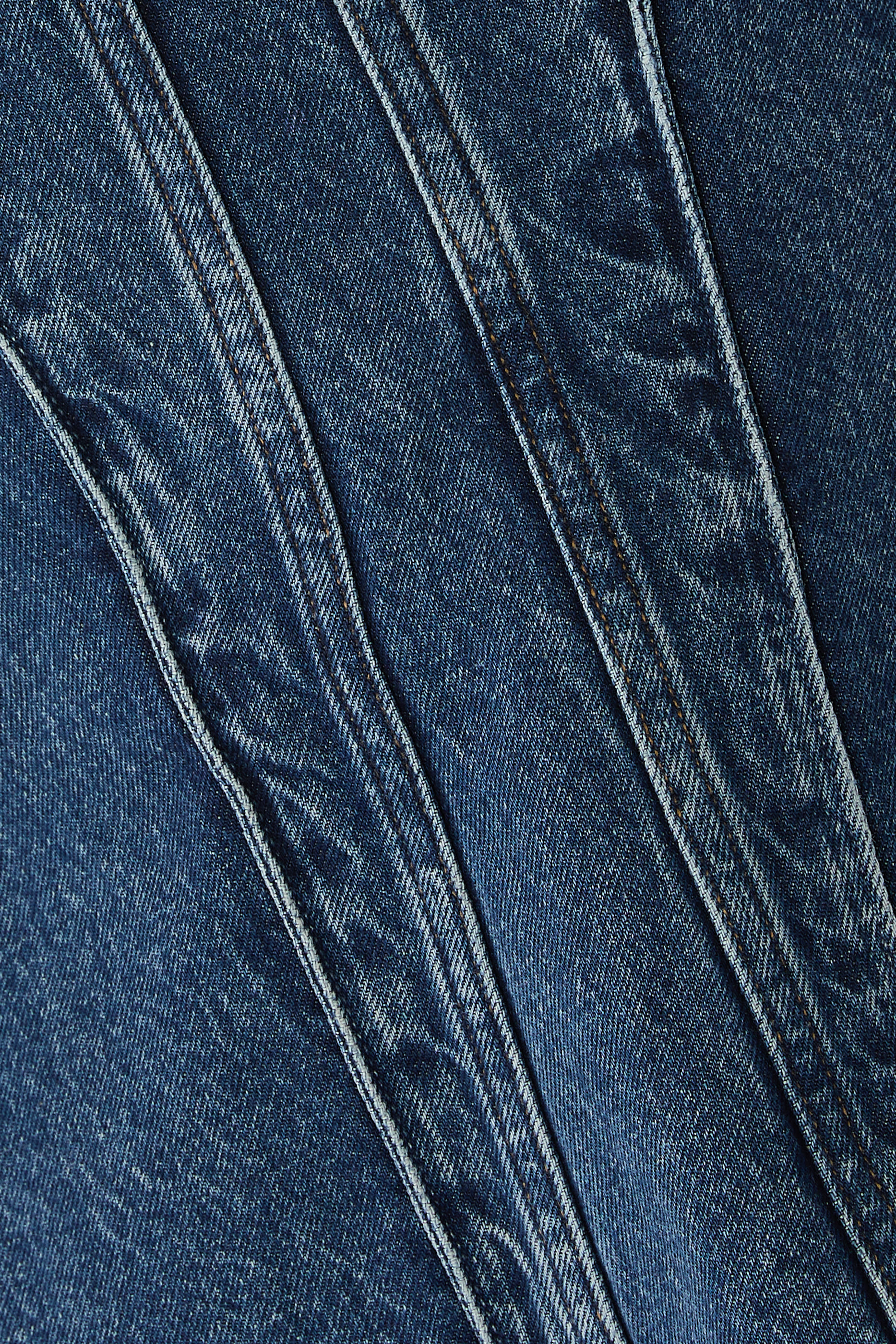 كورسيه لارا