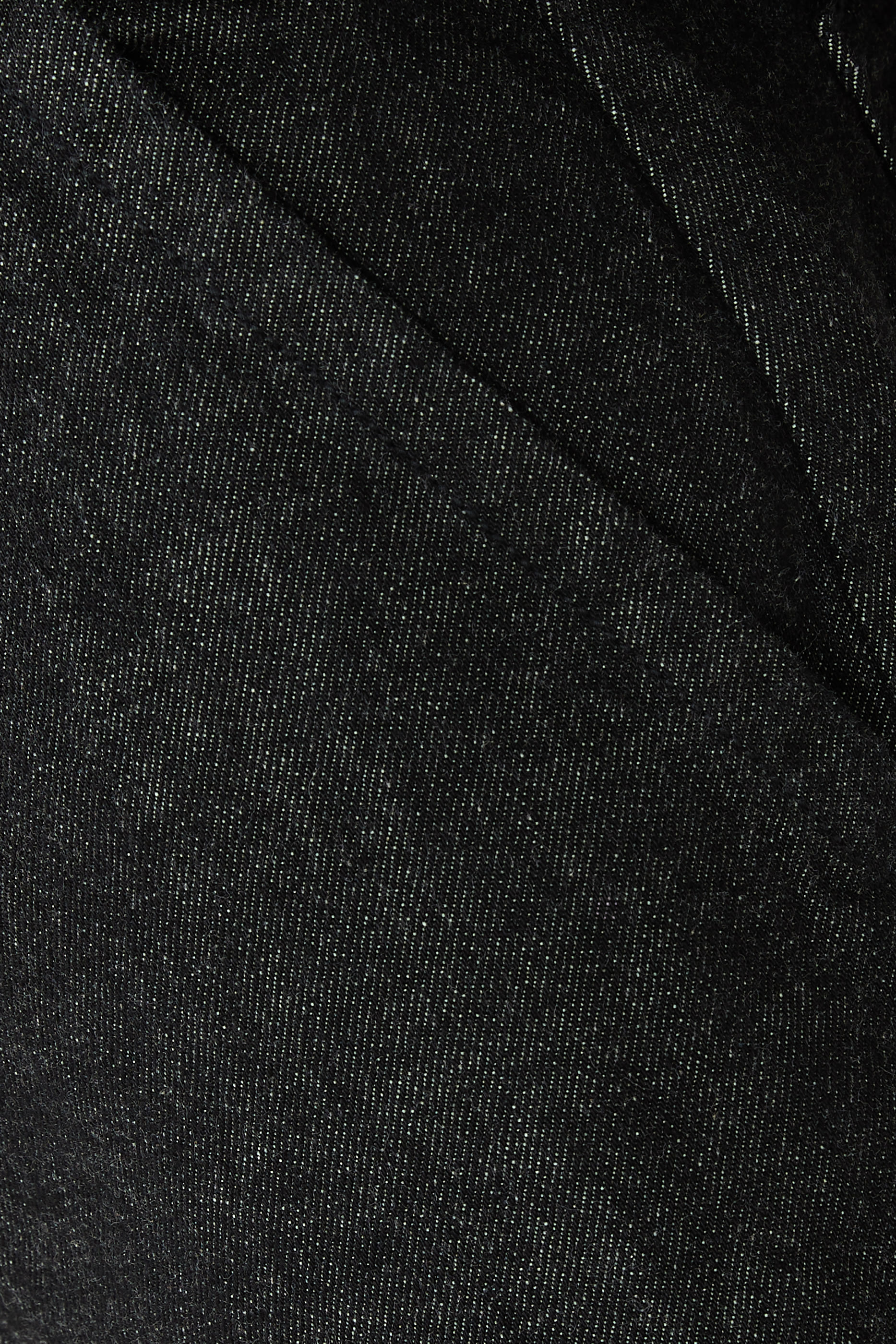 بنطال دنيم مستوحى من أزياء العمال