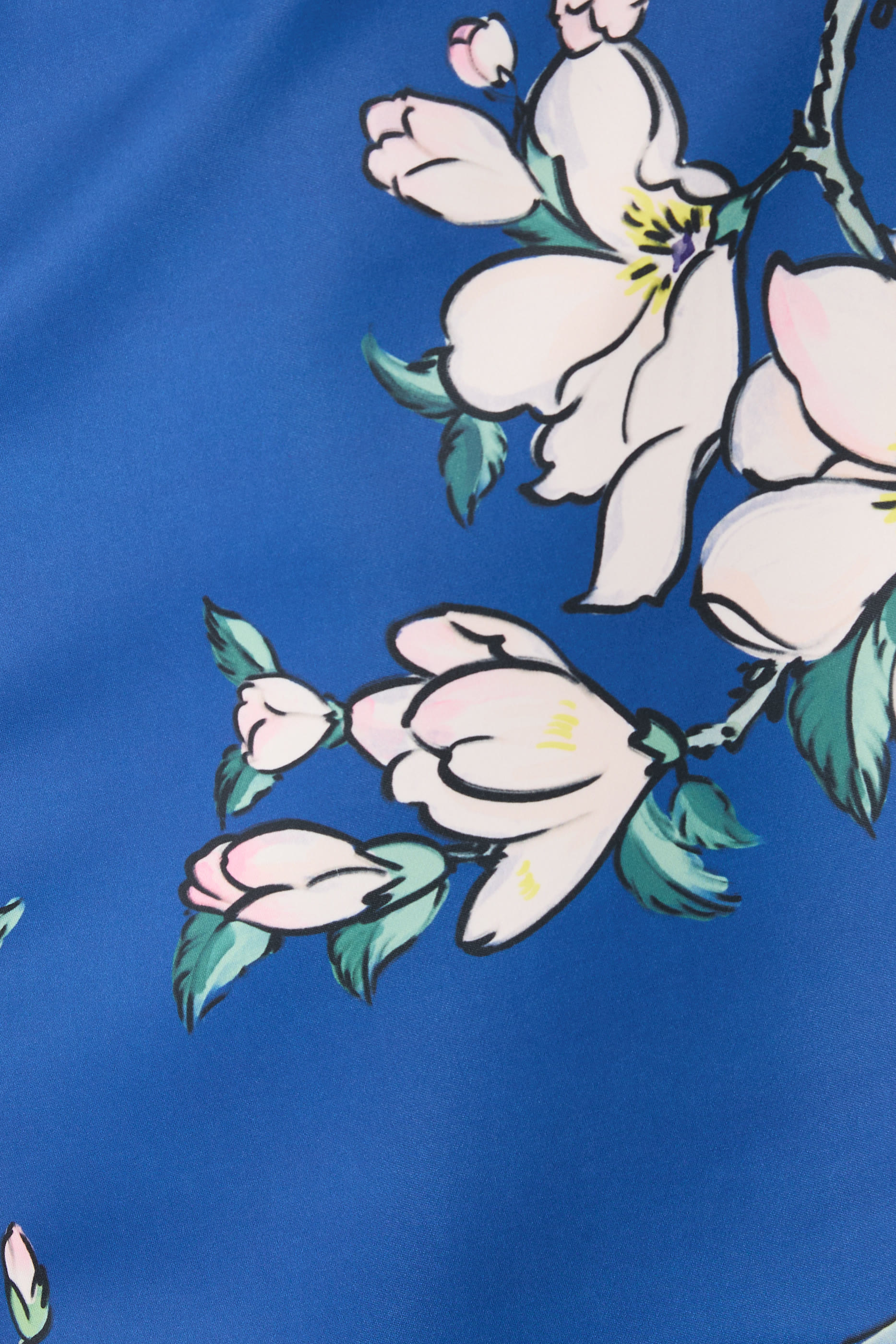 فستان أليزا قصير بأكمام طويلة بنقشة زهور