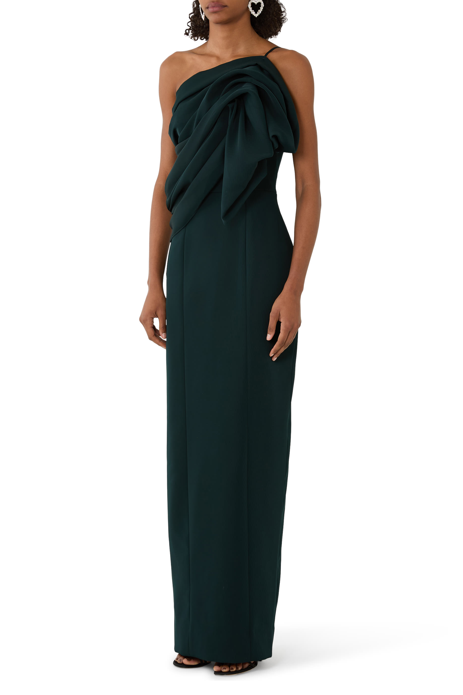 فستان سهرة بقصة ضيقة وصدرية بلا حمالات بكشكش