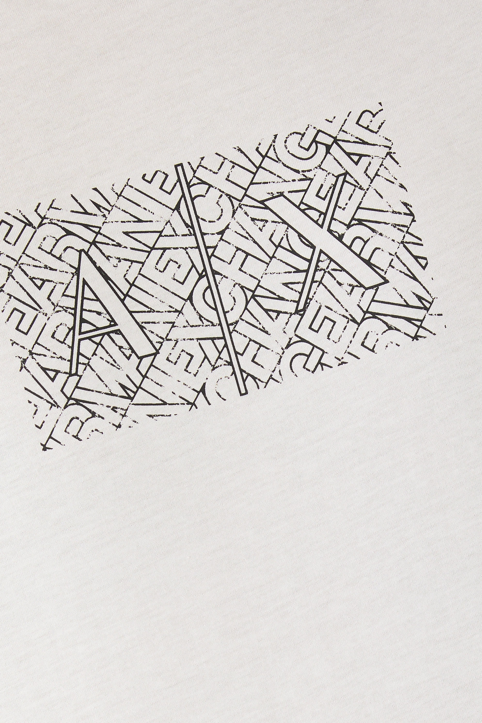 تيشيرت بشعار حرفي الماركة