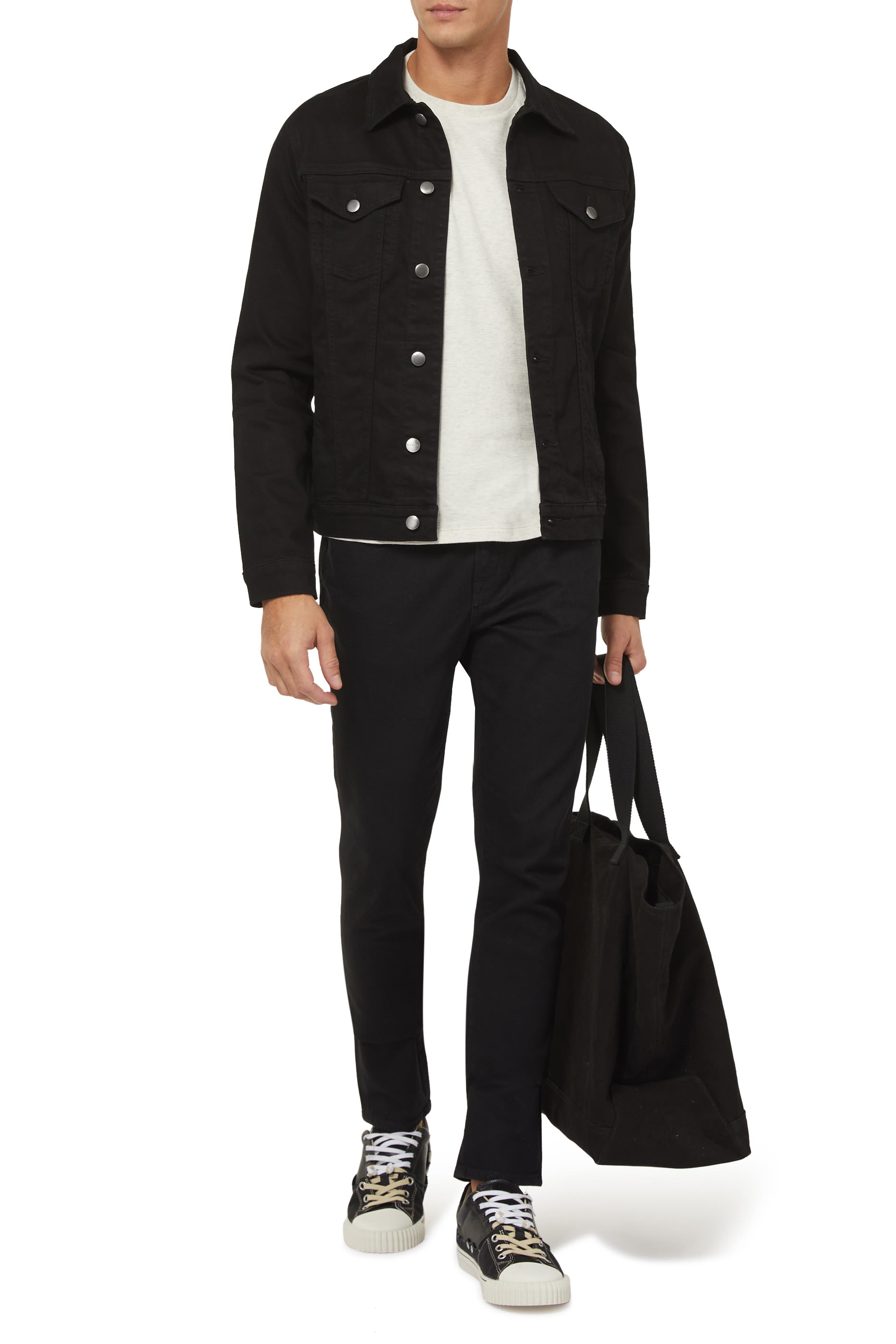 بنطال جينز بقصة سكيني ضمن تشكيلة لوم