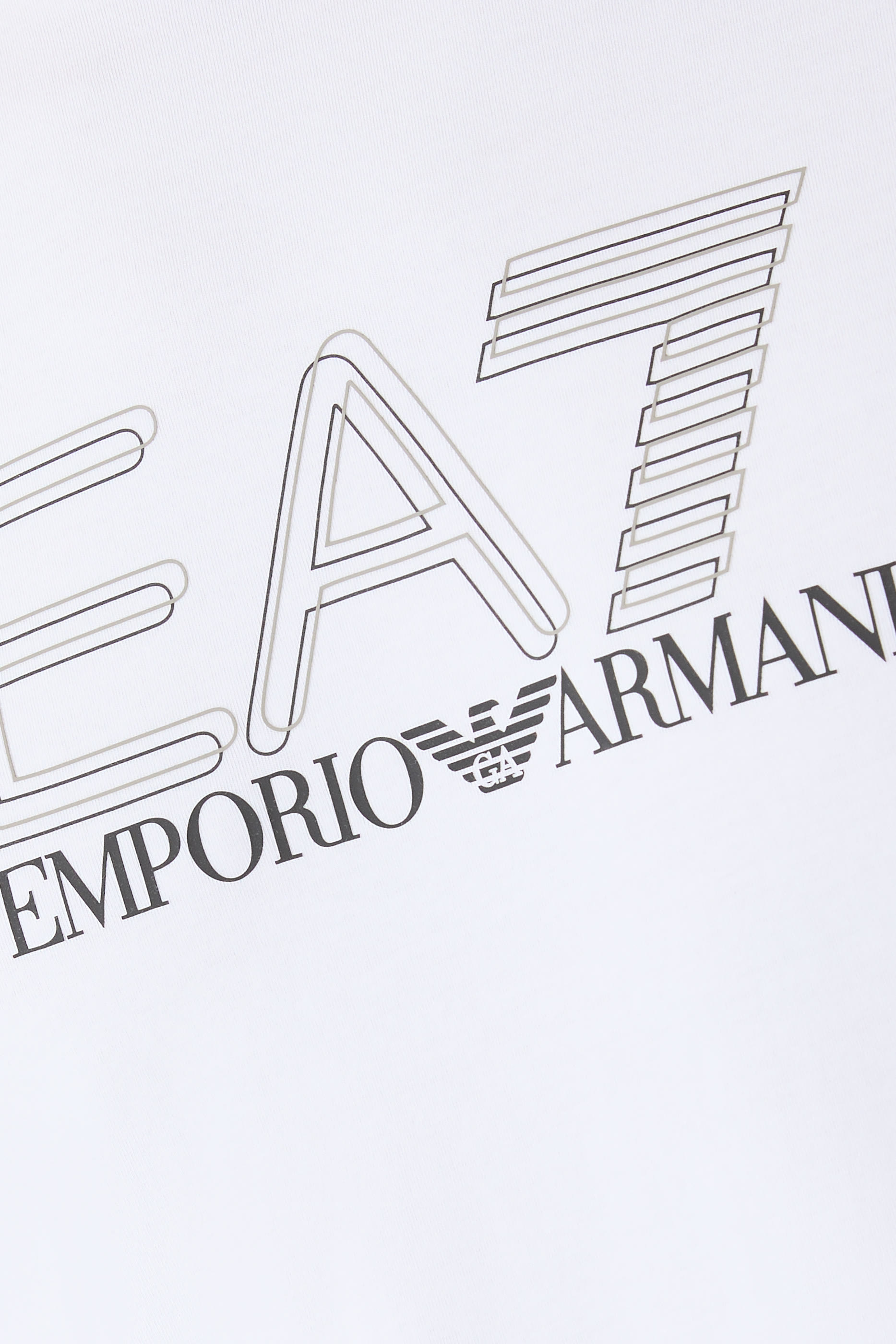 تيشيرت بشعار الماركة