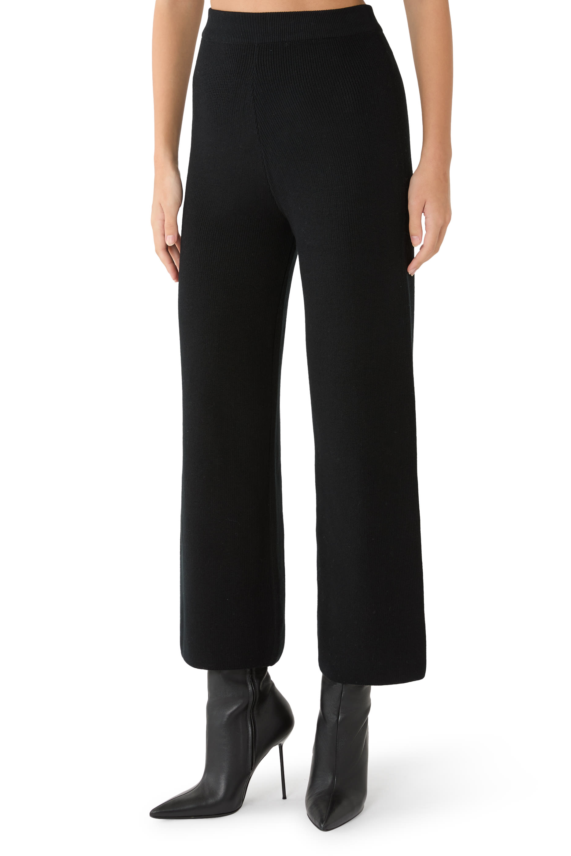 بنطال بقصة ساق مستقيمة