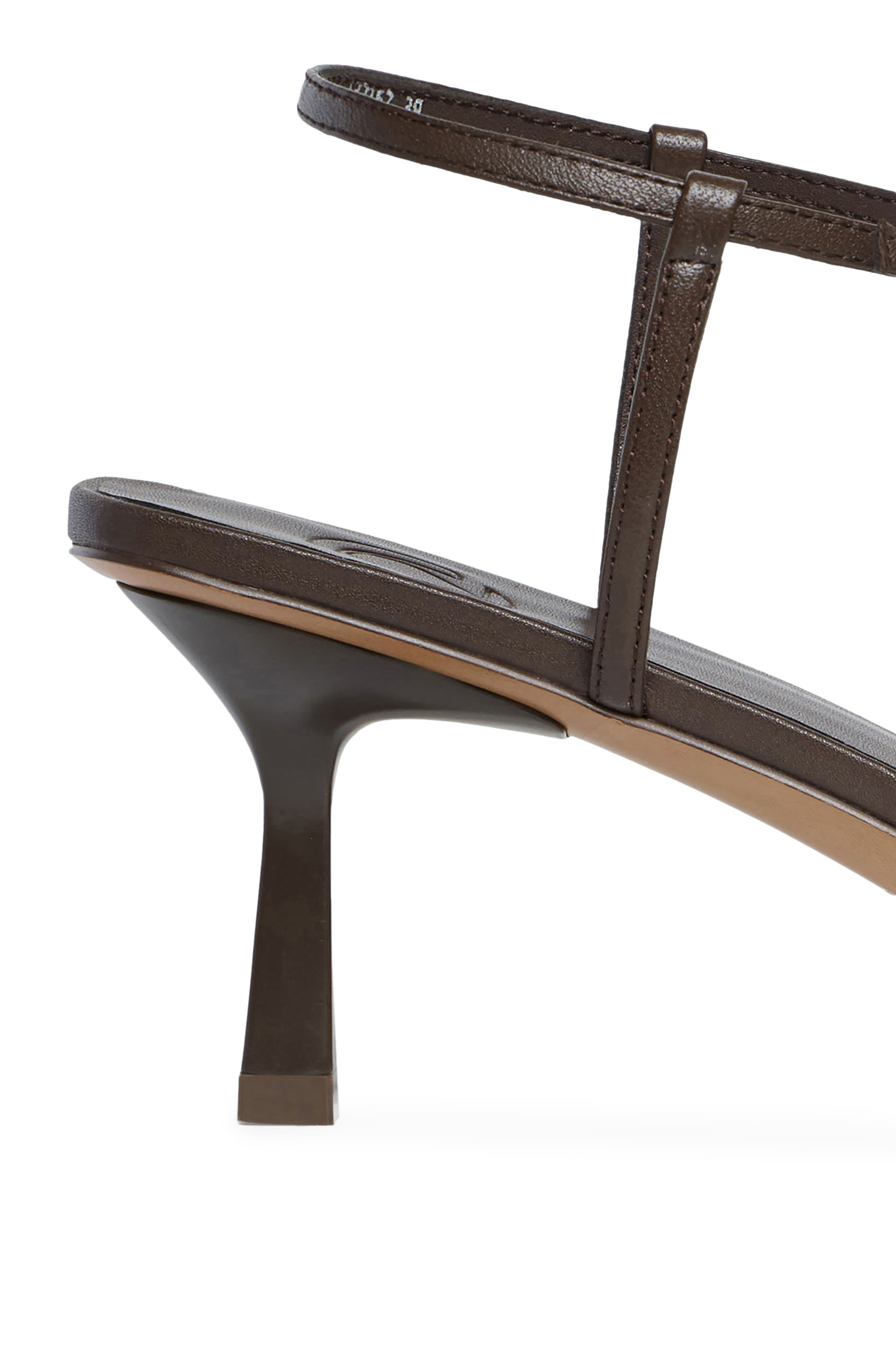 صندل 60 بإبزيم جلد