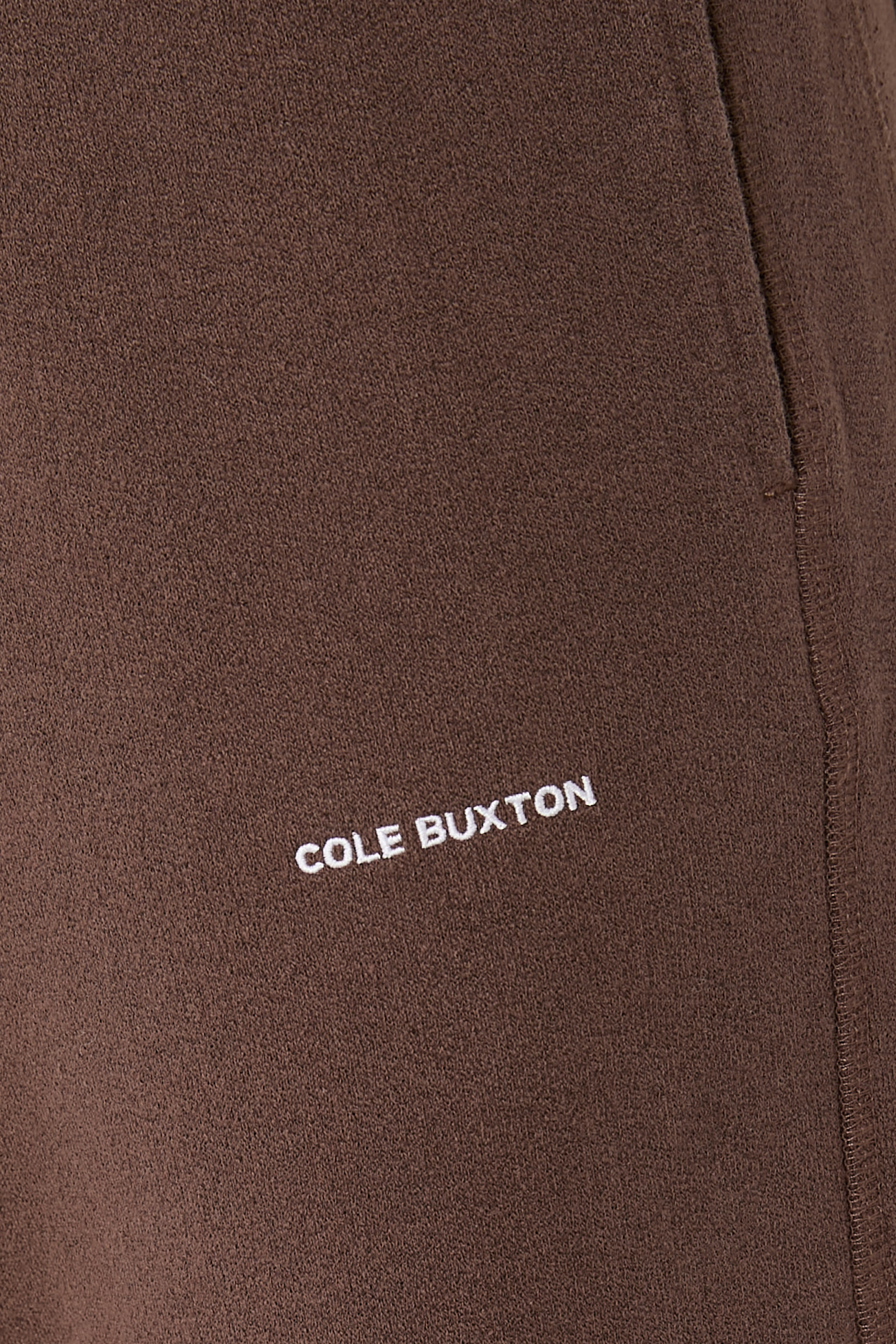 بنطال بشعار الماركة صغير بتأثير وبر