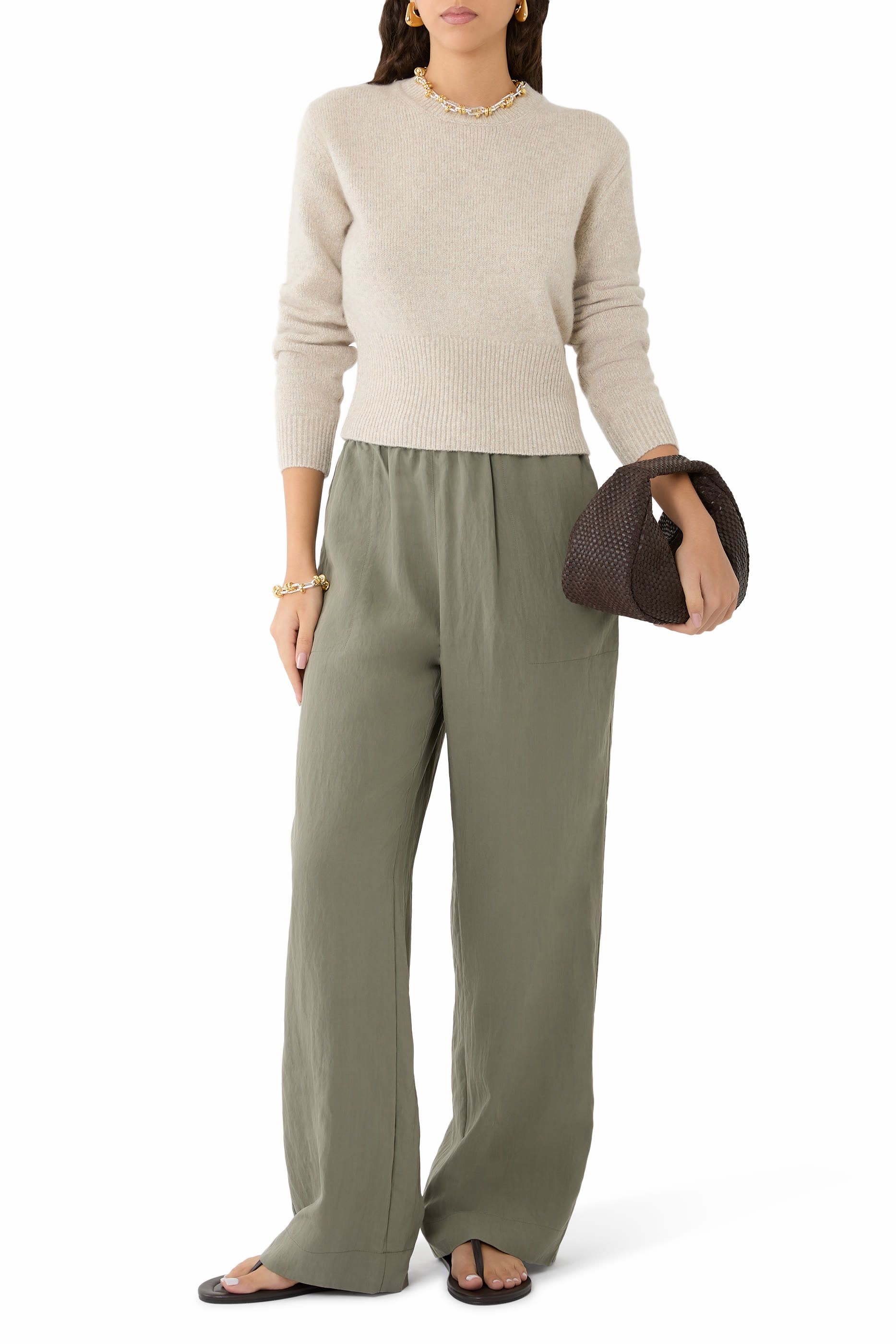 سويت شيرت ألينا بياقة ضيقة