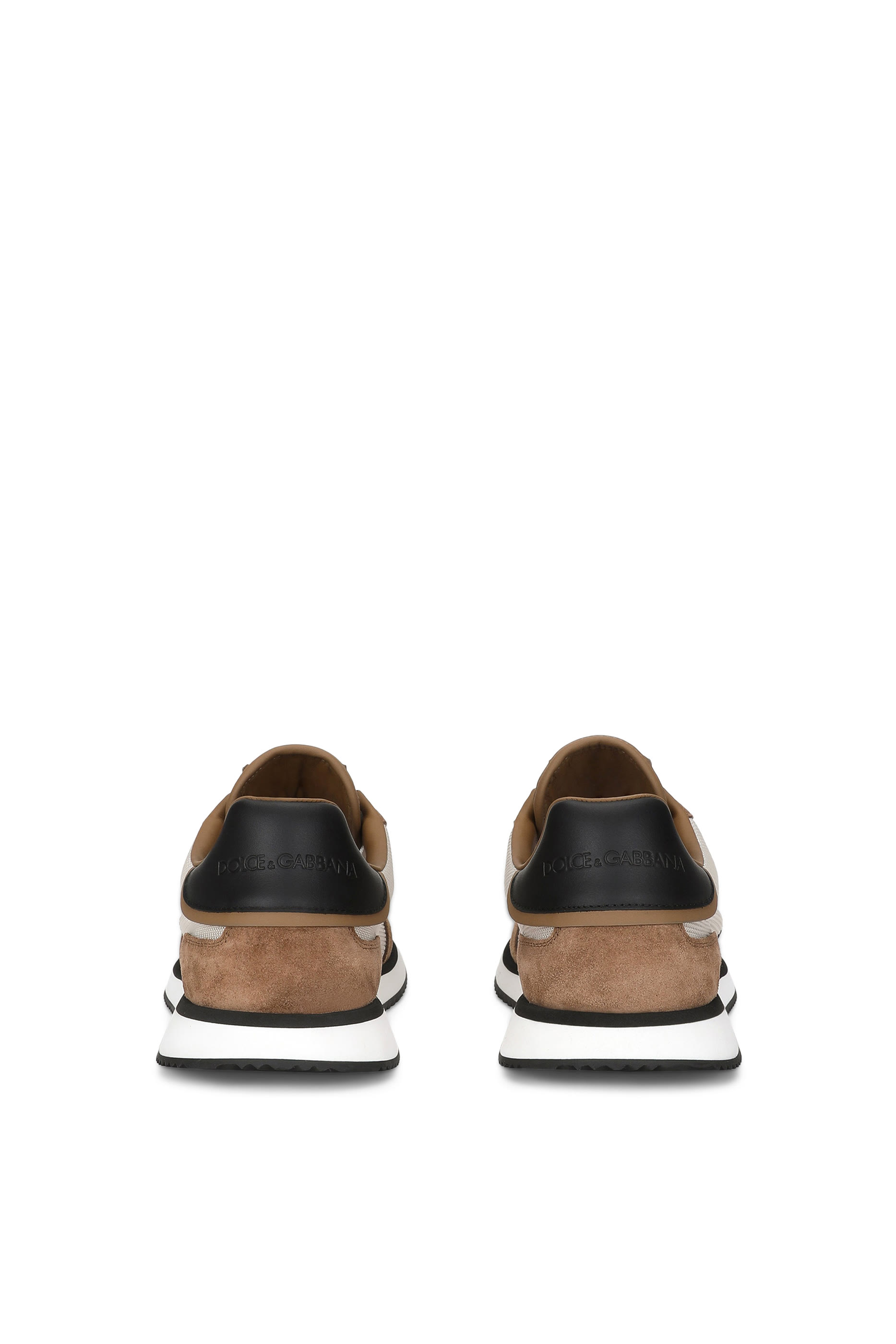 سنيكرز مبطن بشعار الماركة خامات متنوعة