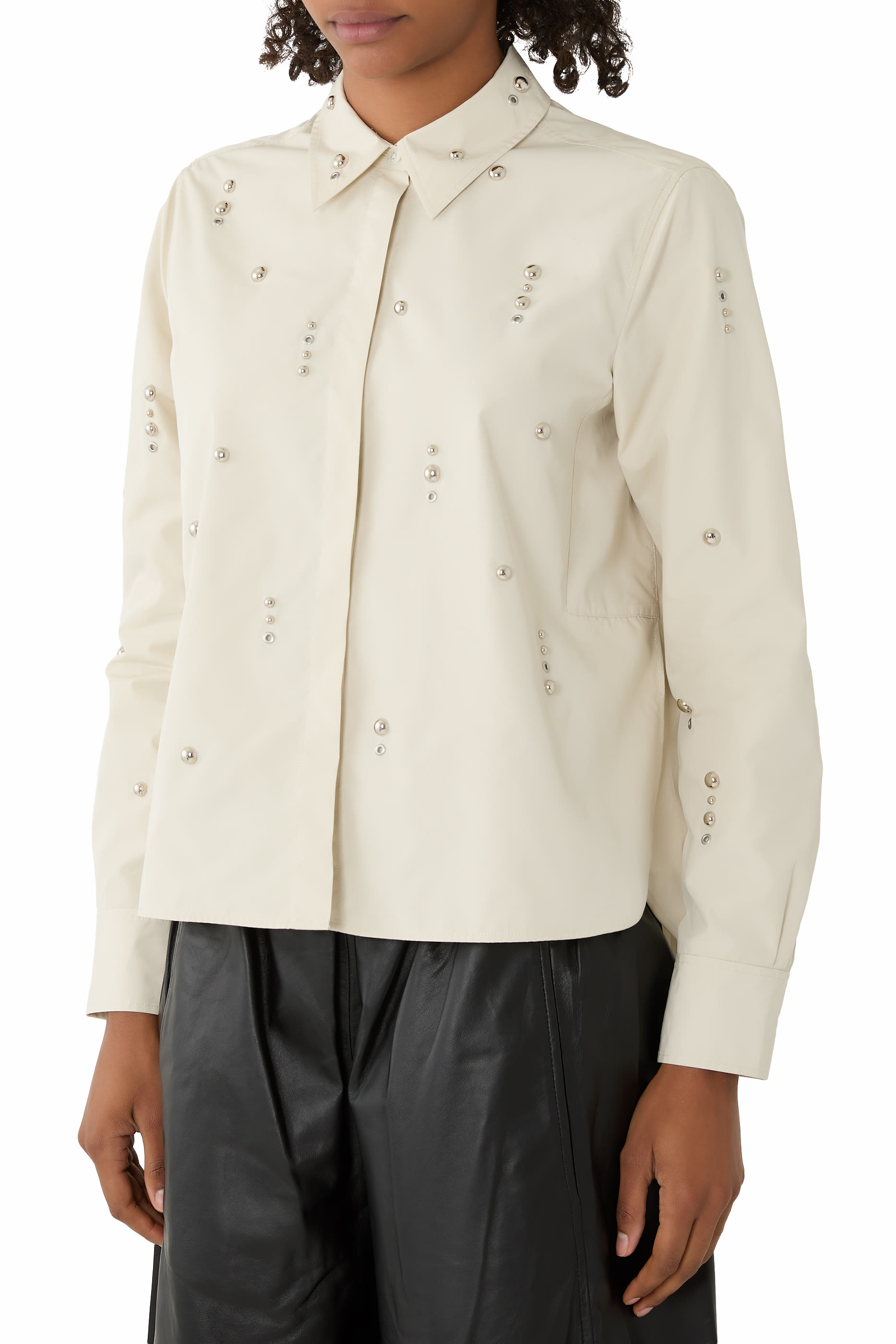 قميص مزين بحلي