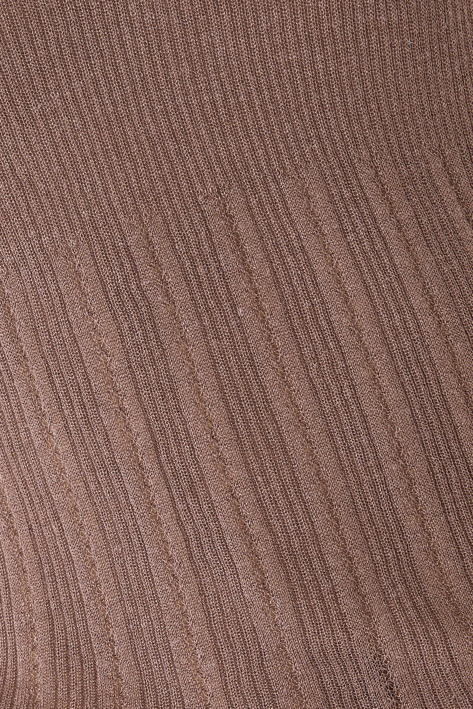 بلوزة بأكمام طويلة بتطريزات مفرغة