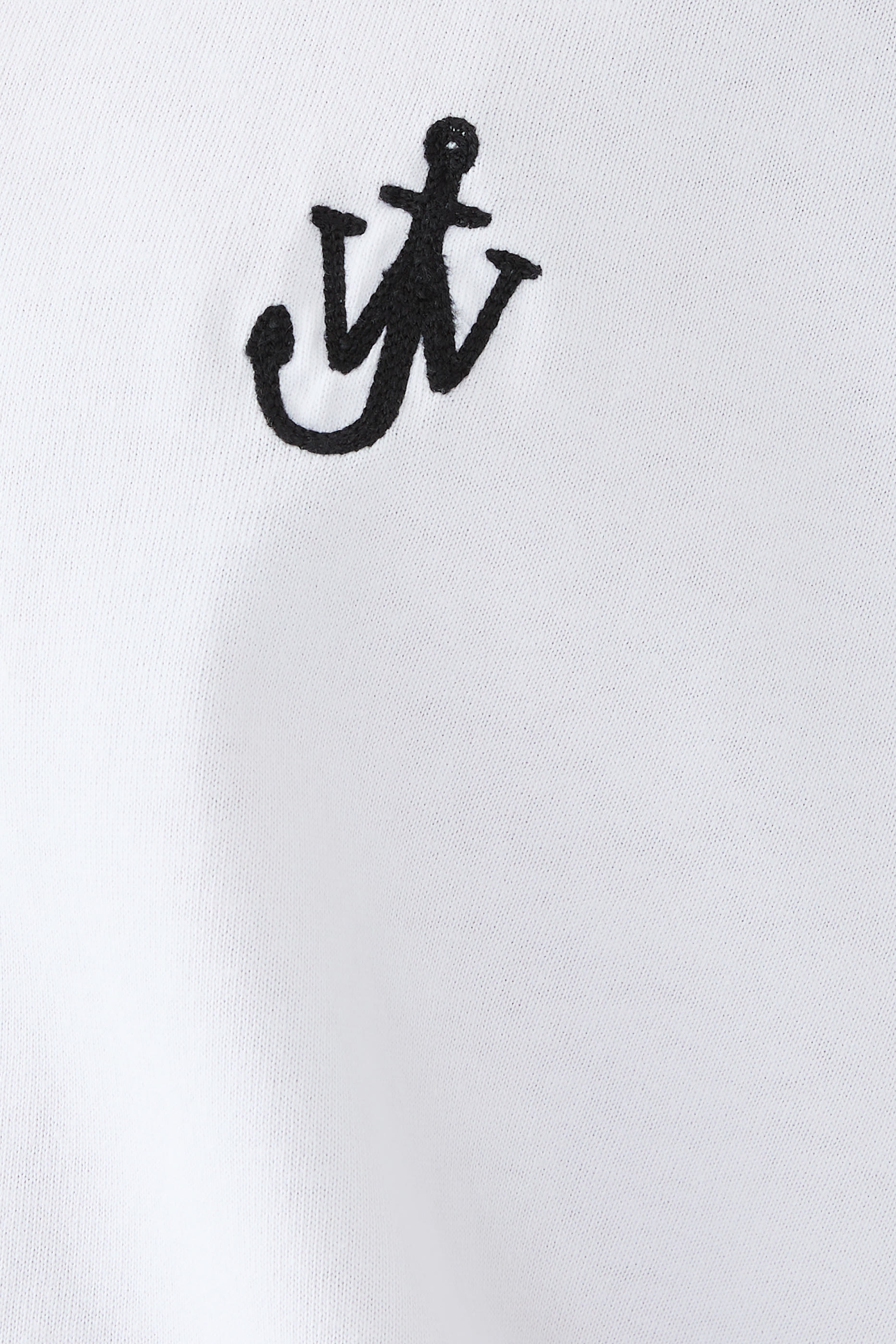 تيشيرت بشعار الماركة