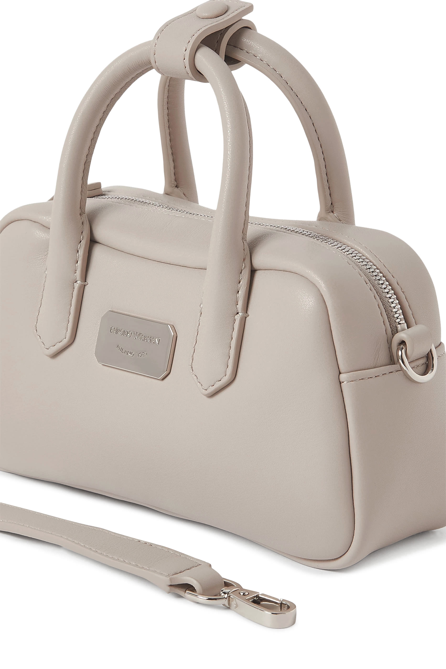 حقيبة يد بشعار الماركة جلد