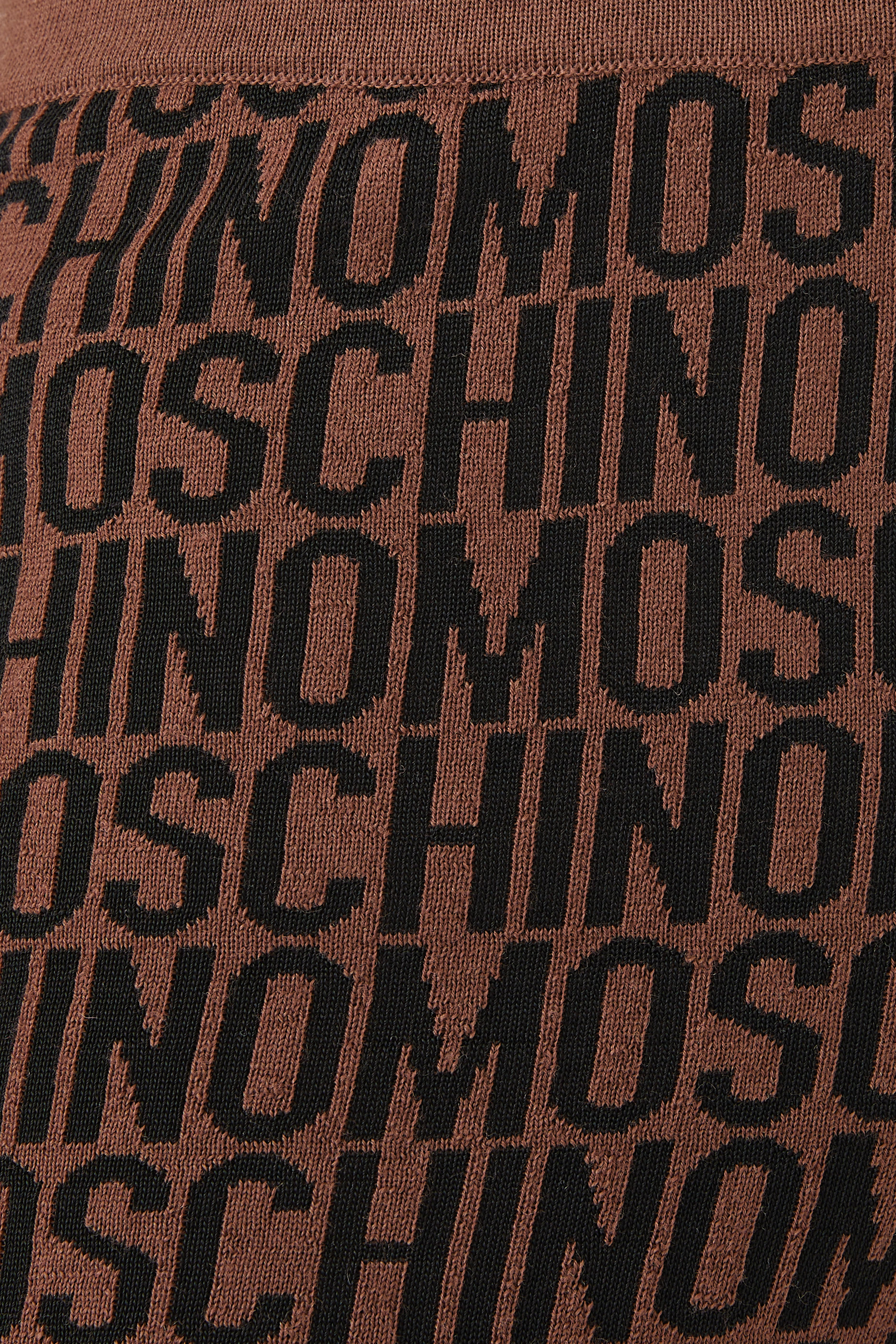 لغينغز مزين كليا بشعار الماركة صوف