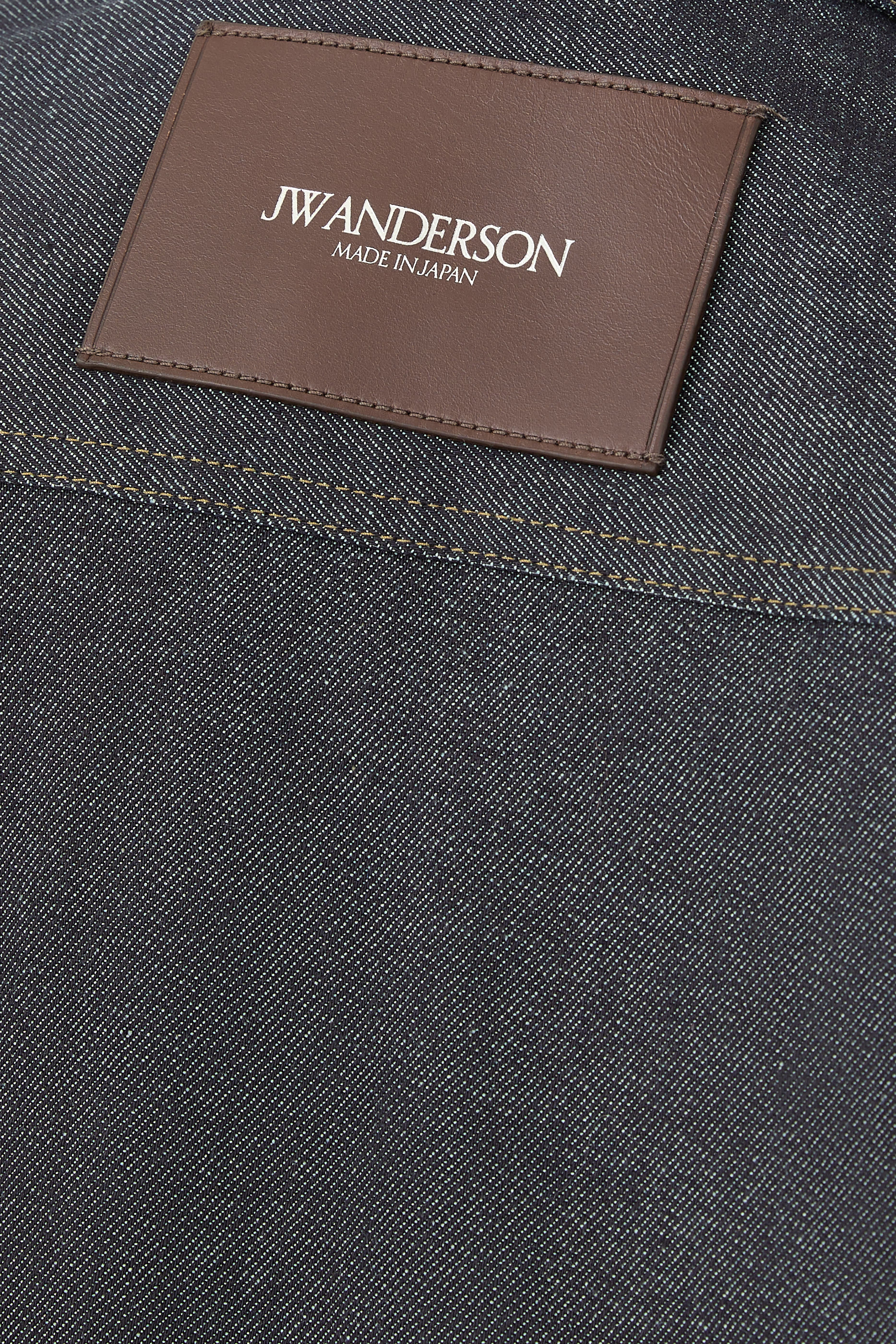 قميص بقصة فضفاضة