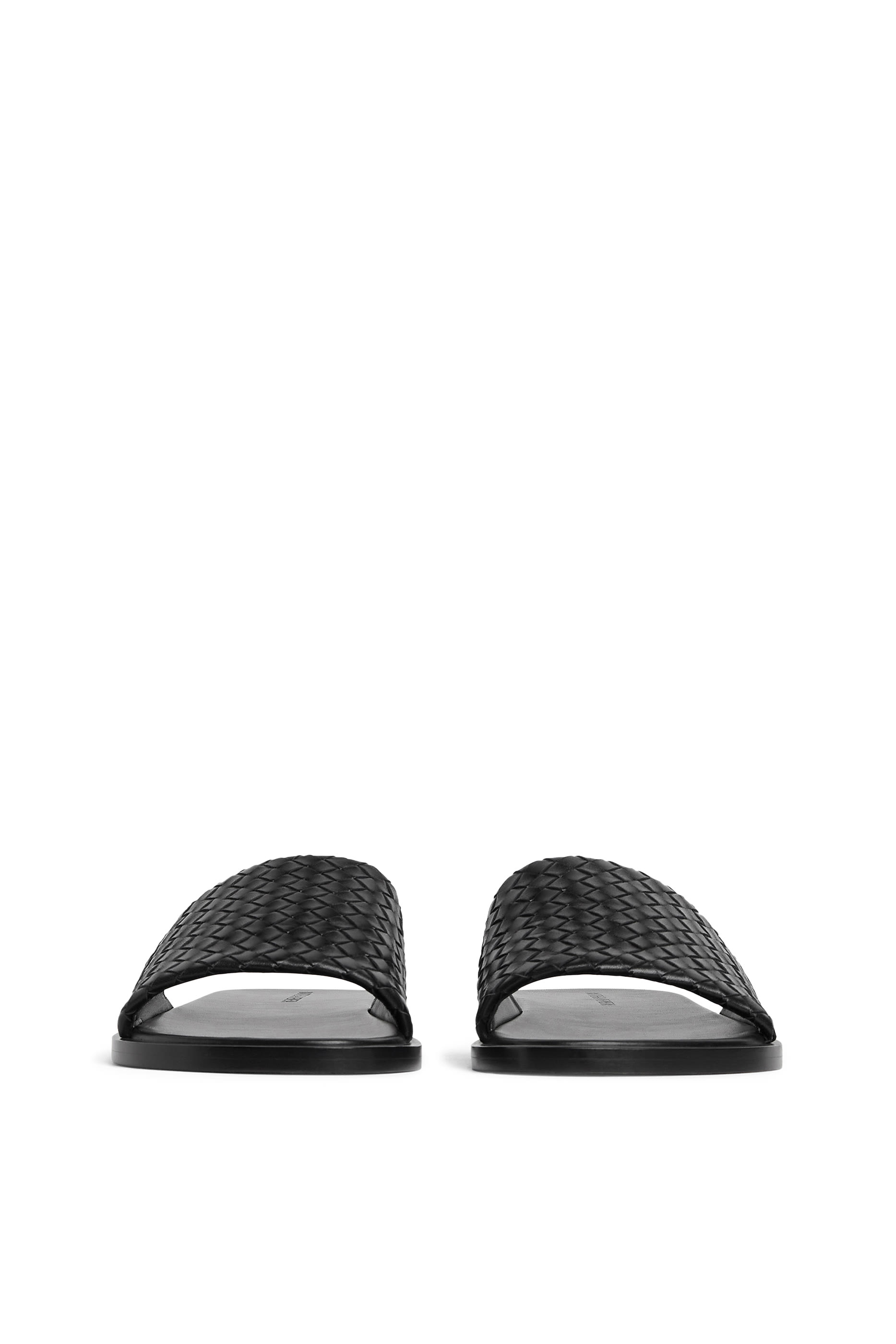 حذاء إيليو مفتوح من الخلف