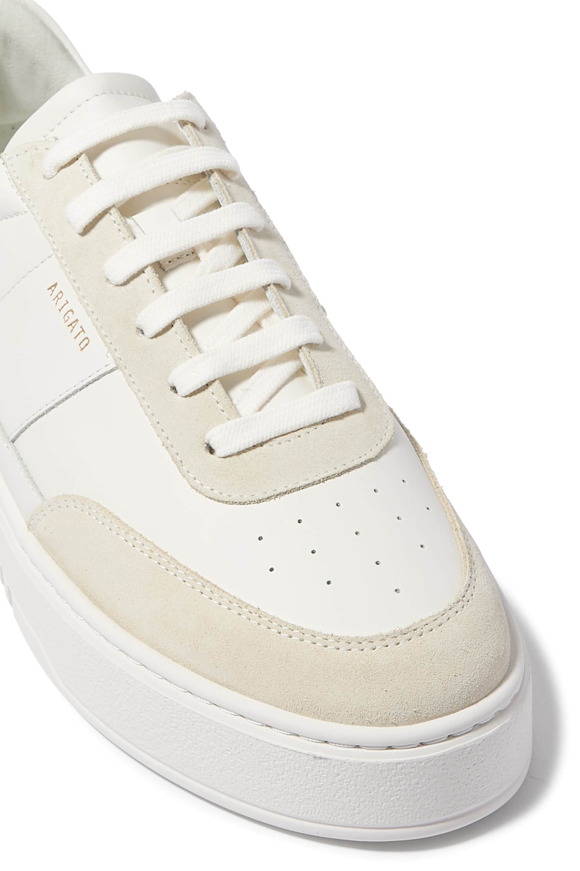 سنيكرز أوربت بتصميم كلاسيكي