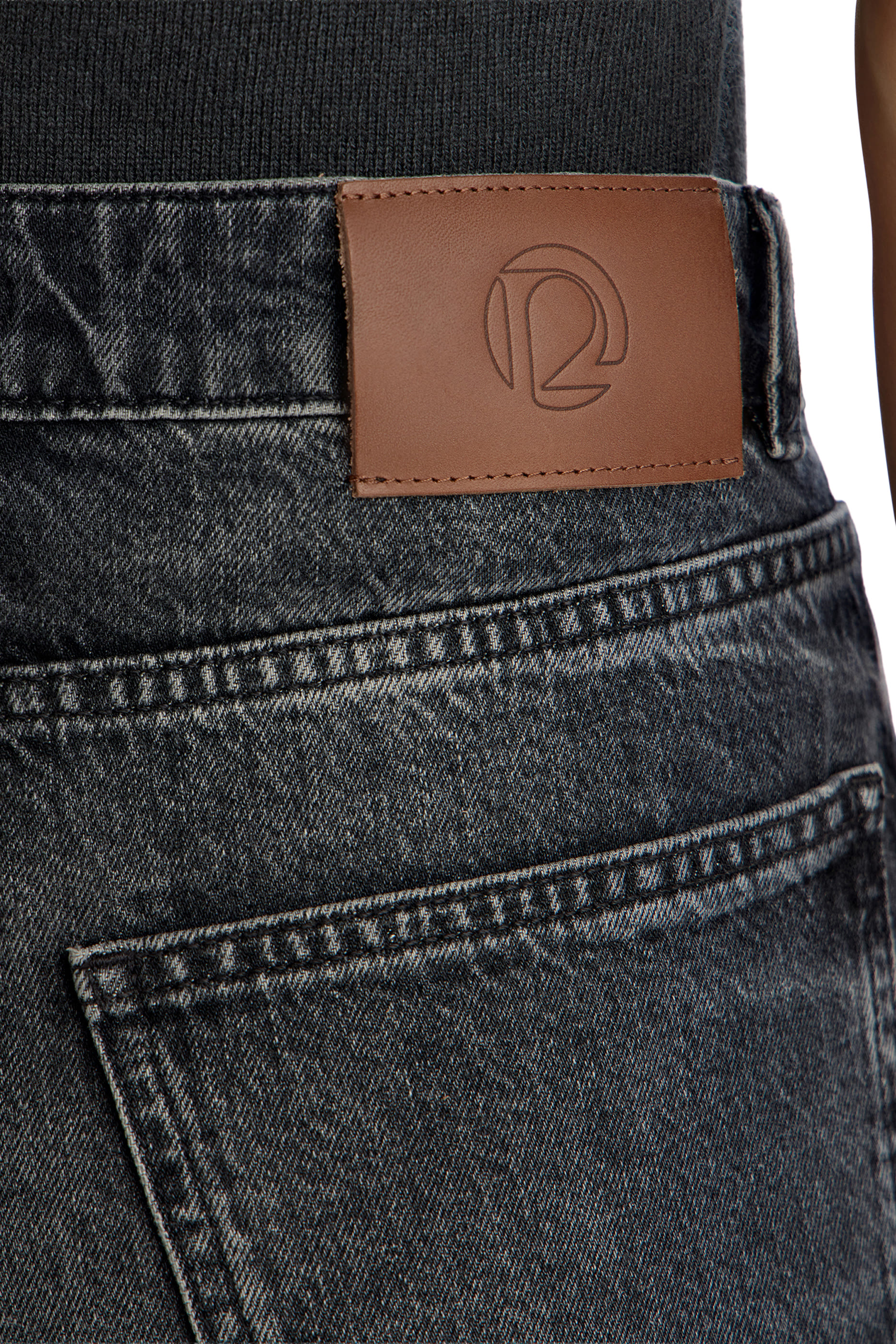 بنطال جينز بقصة ساق واسعة 413