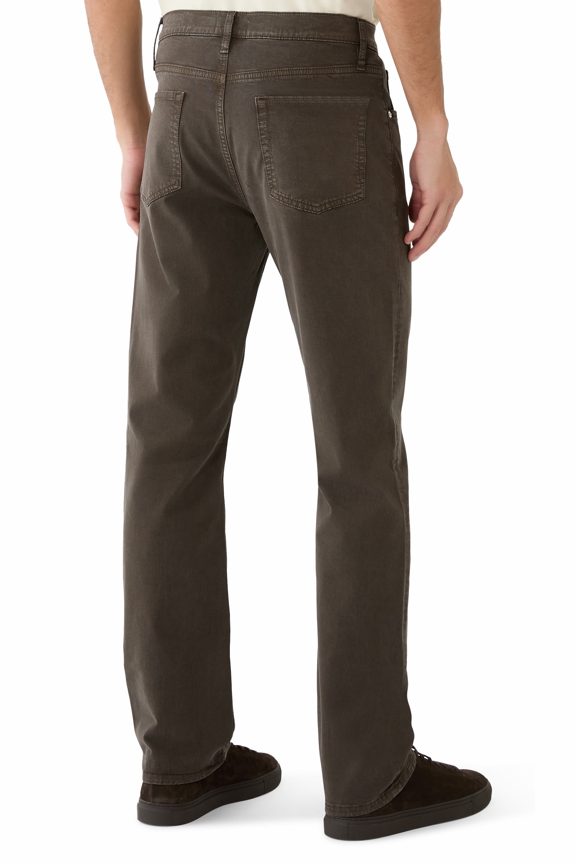 بنطال جينز مودرن بقصة ساق مستقيمة