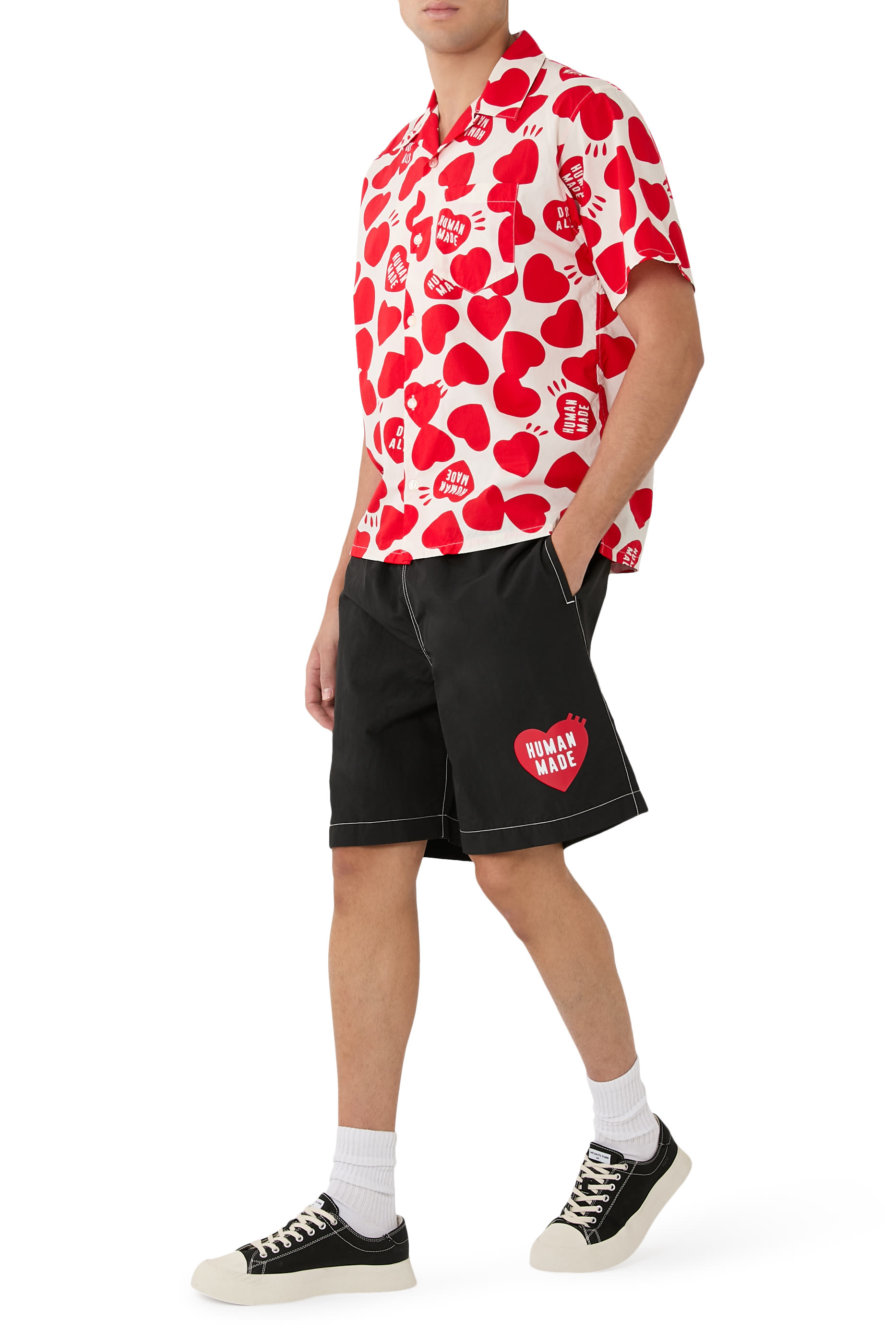 شورت سباحة بشعار الماركة