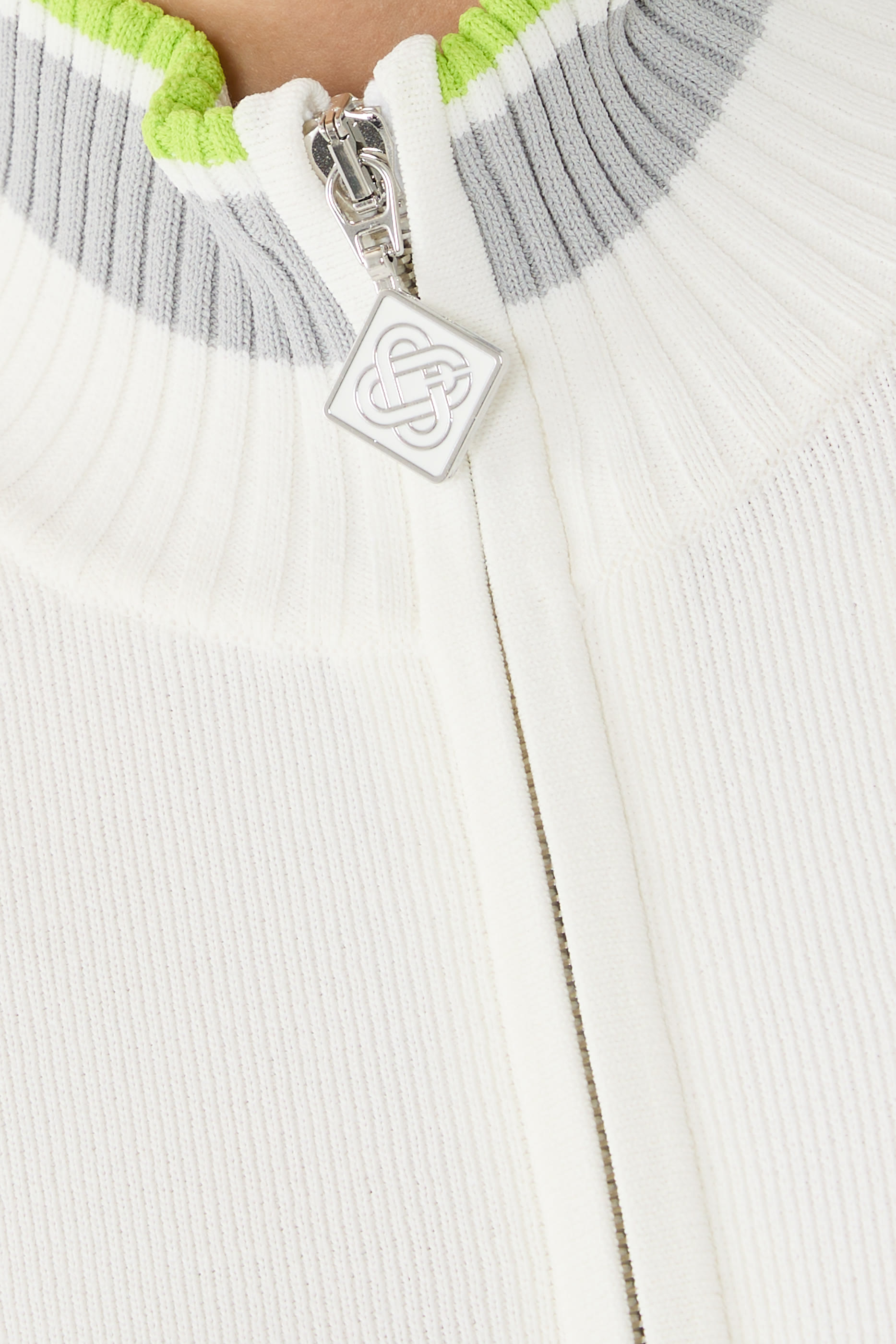 جاكيت تنس بسحاب