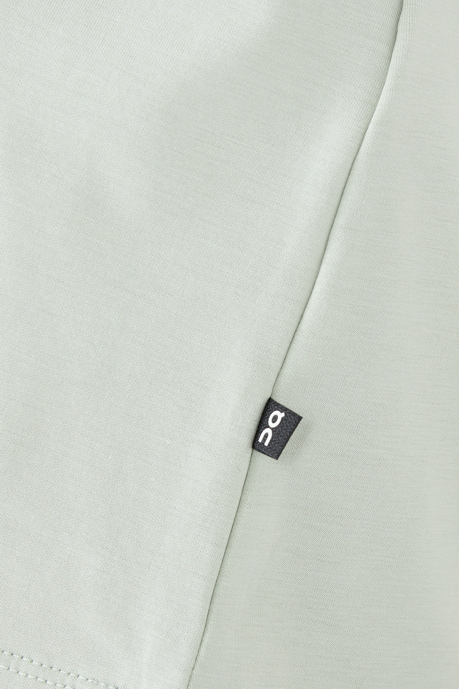 تيشيرت فوكوس بأكمام قصيرة