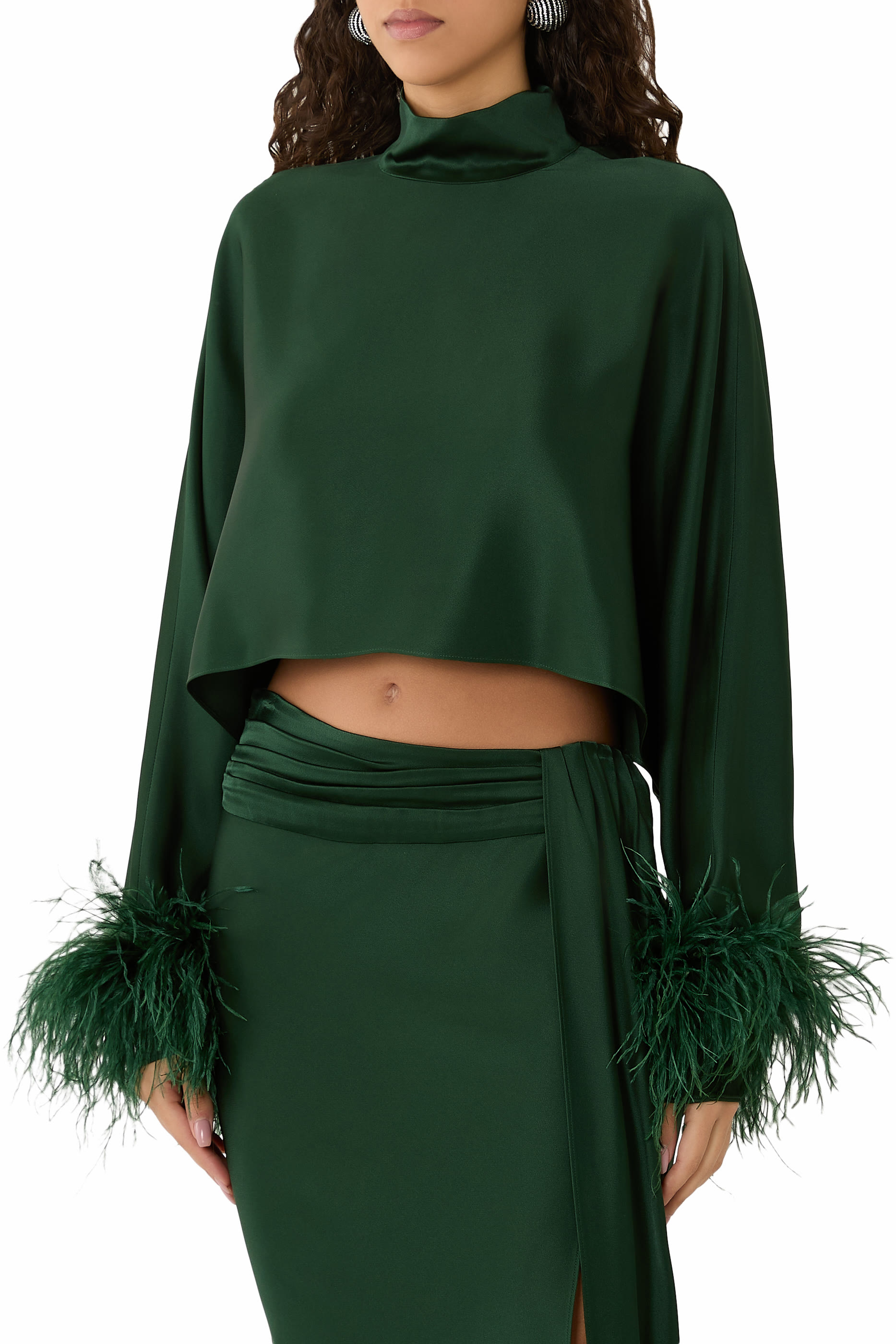 بلوزة قفطان مزينة بريش ساتان