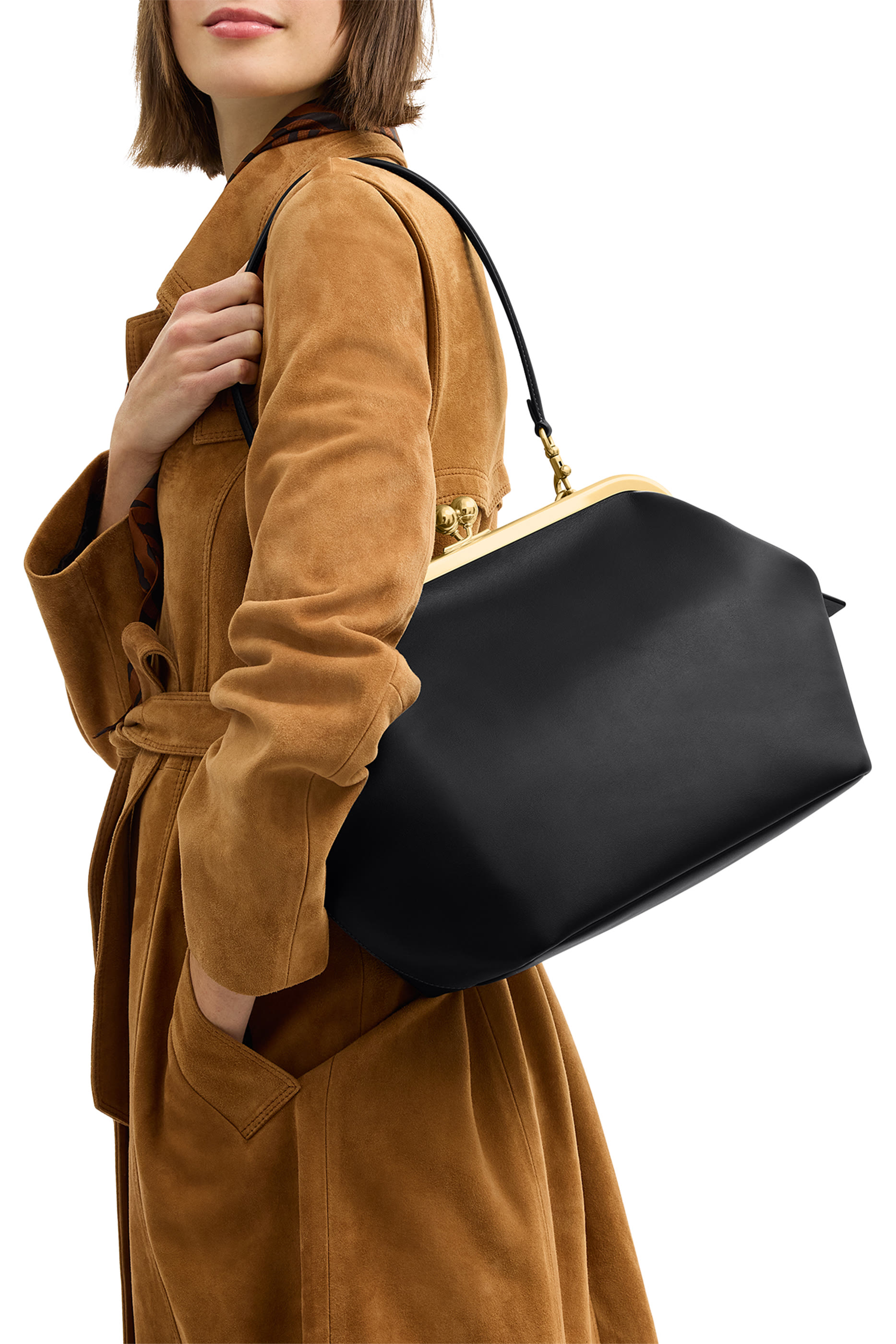 حقيبة 27 بإطار بقفل متداخل