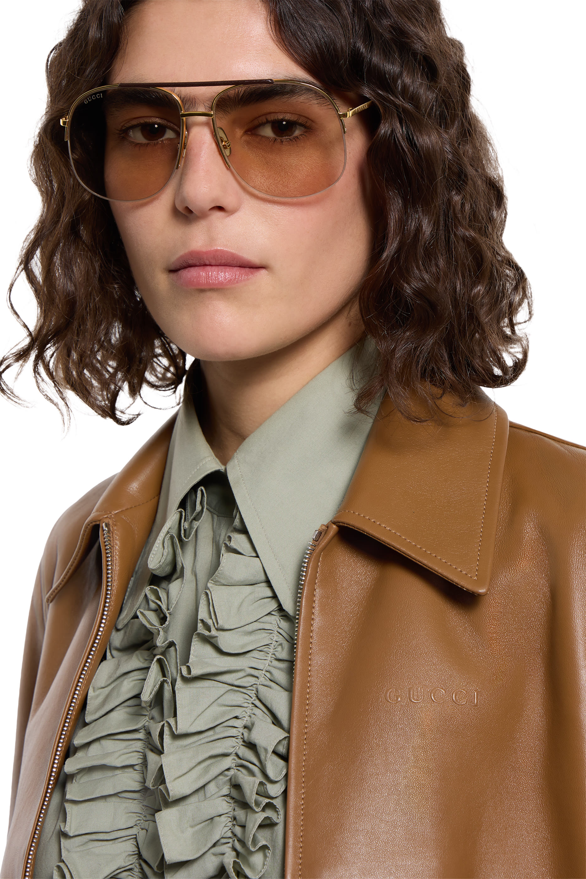 جاكيت بشعار الماركة جلد