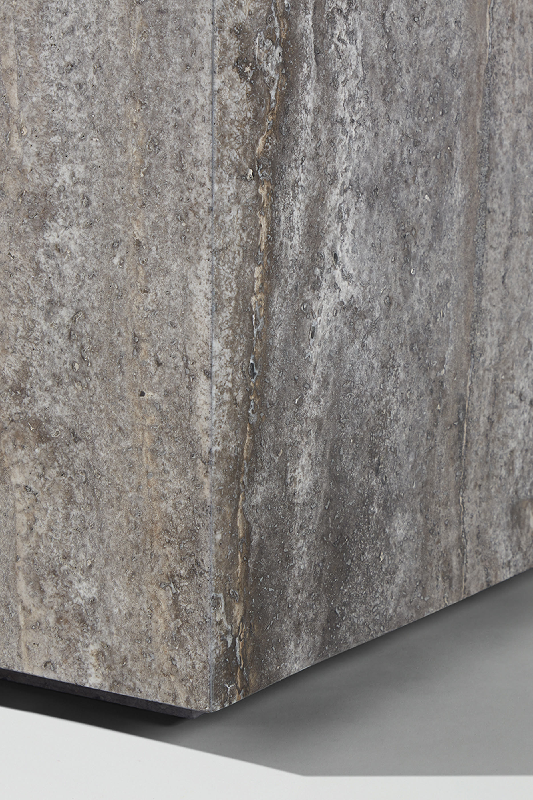 طاولة جانبية سيينا ترافرتين