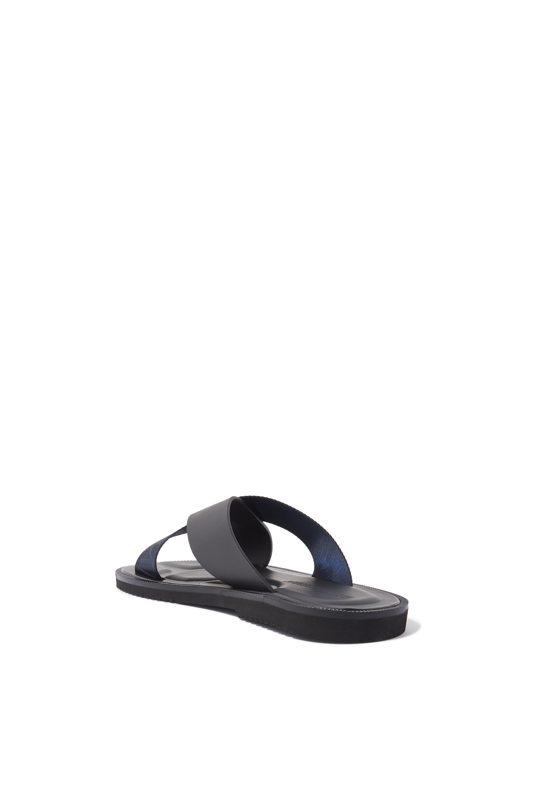 صندل جلد بنقشة شعار الماركة جاكار