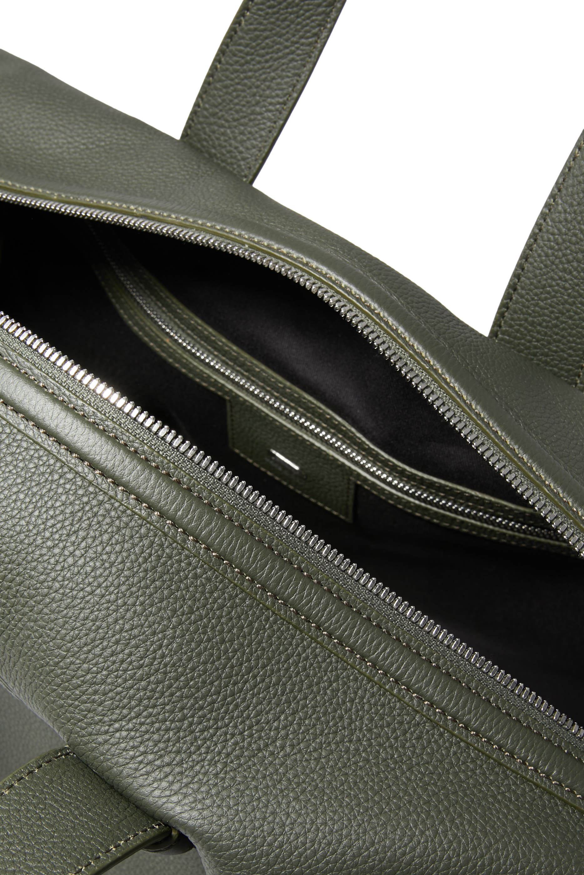 حقيبة دافل جلد