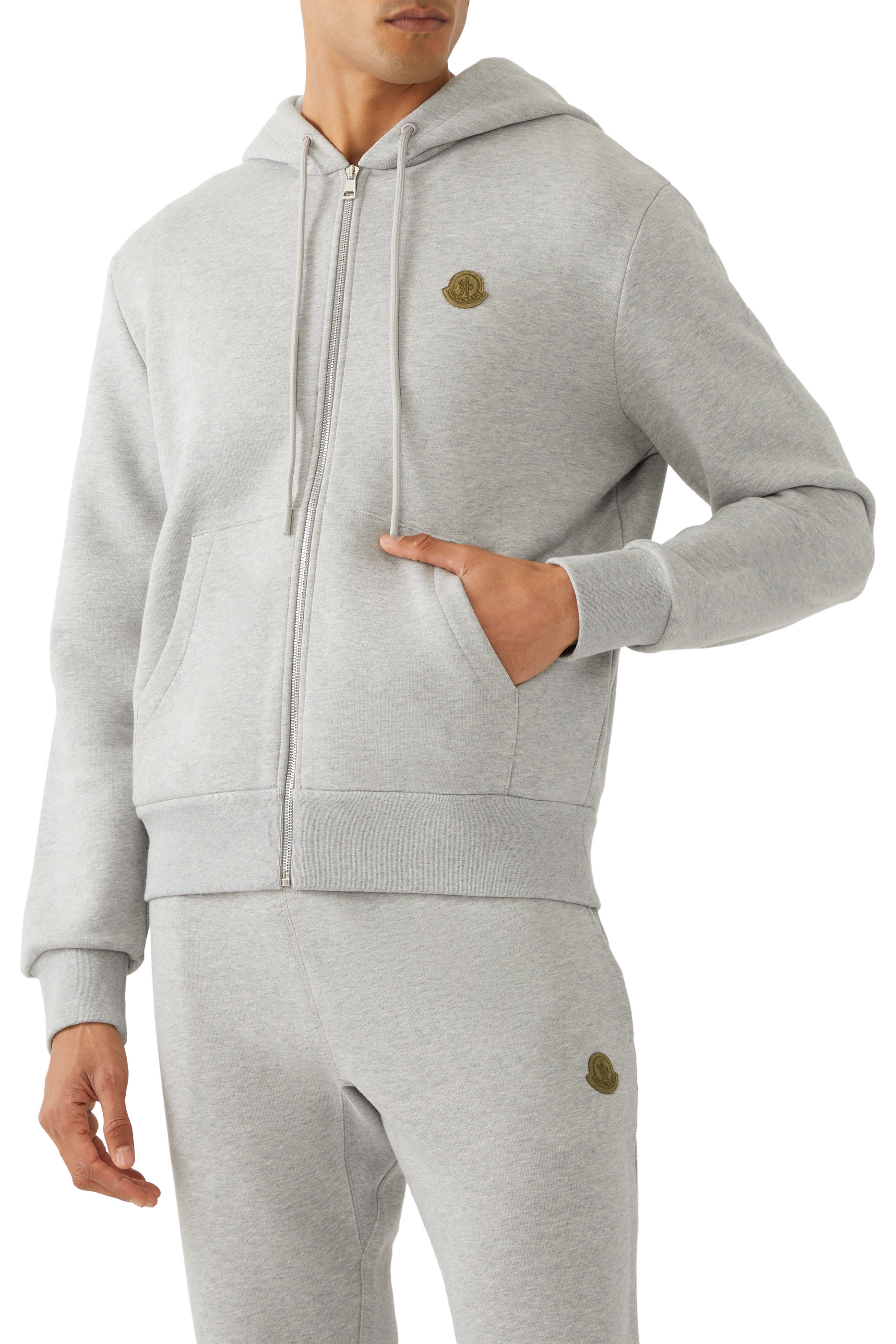 كارديجان بسحاب وشعار الماركة