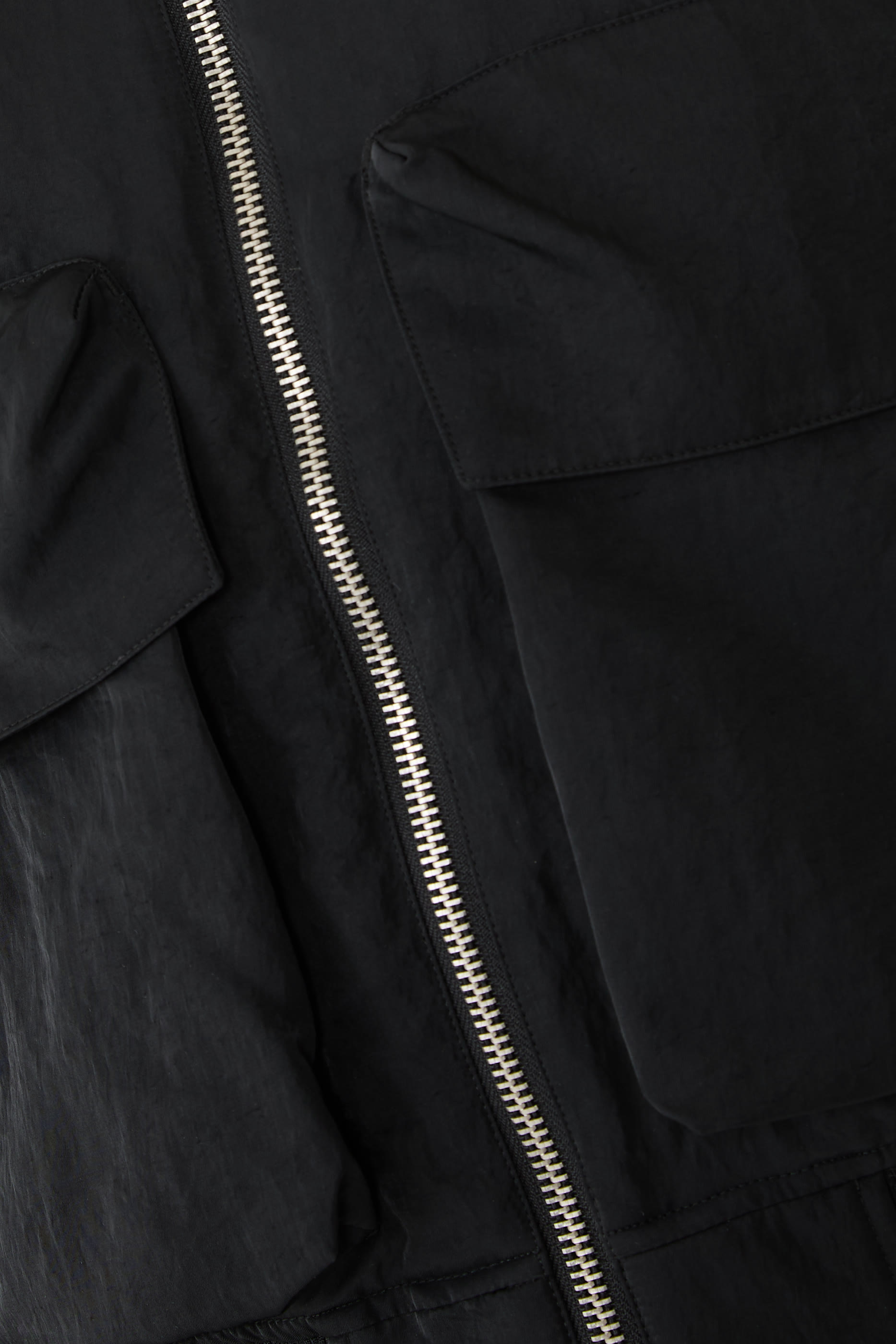 جاكيت بومبر نايلون ناعم